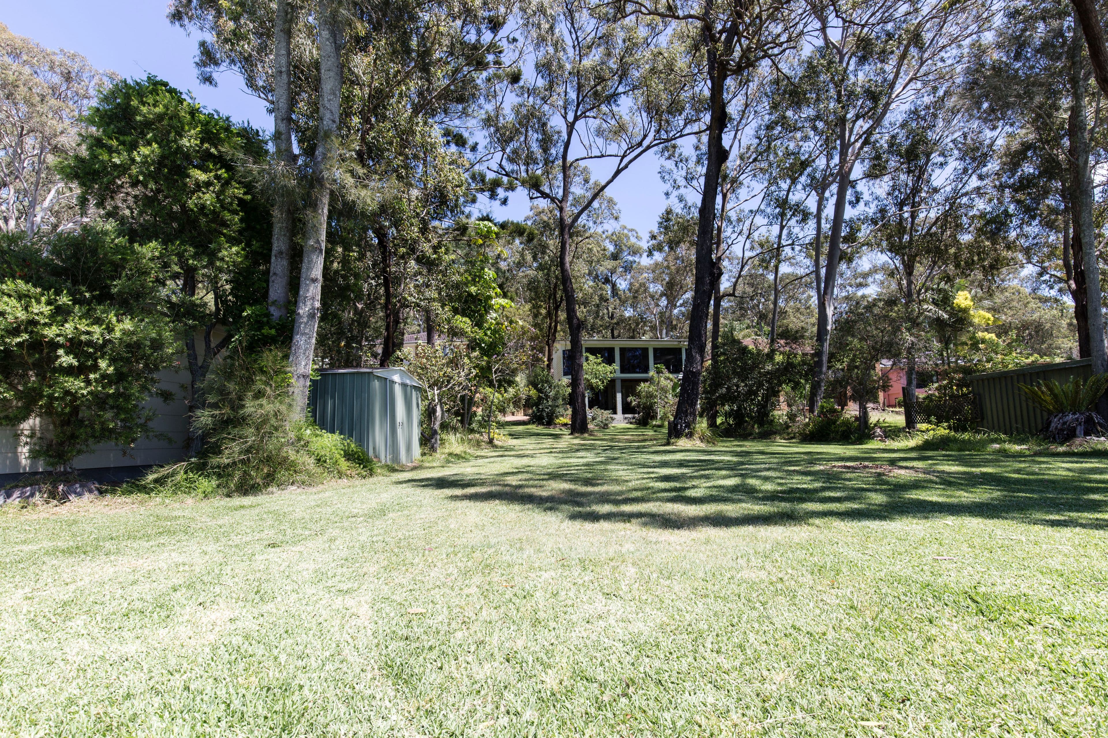 44 Cove Boulevard, North Arm Cove - Thumbnail 2