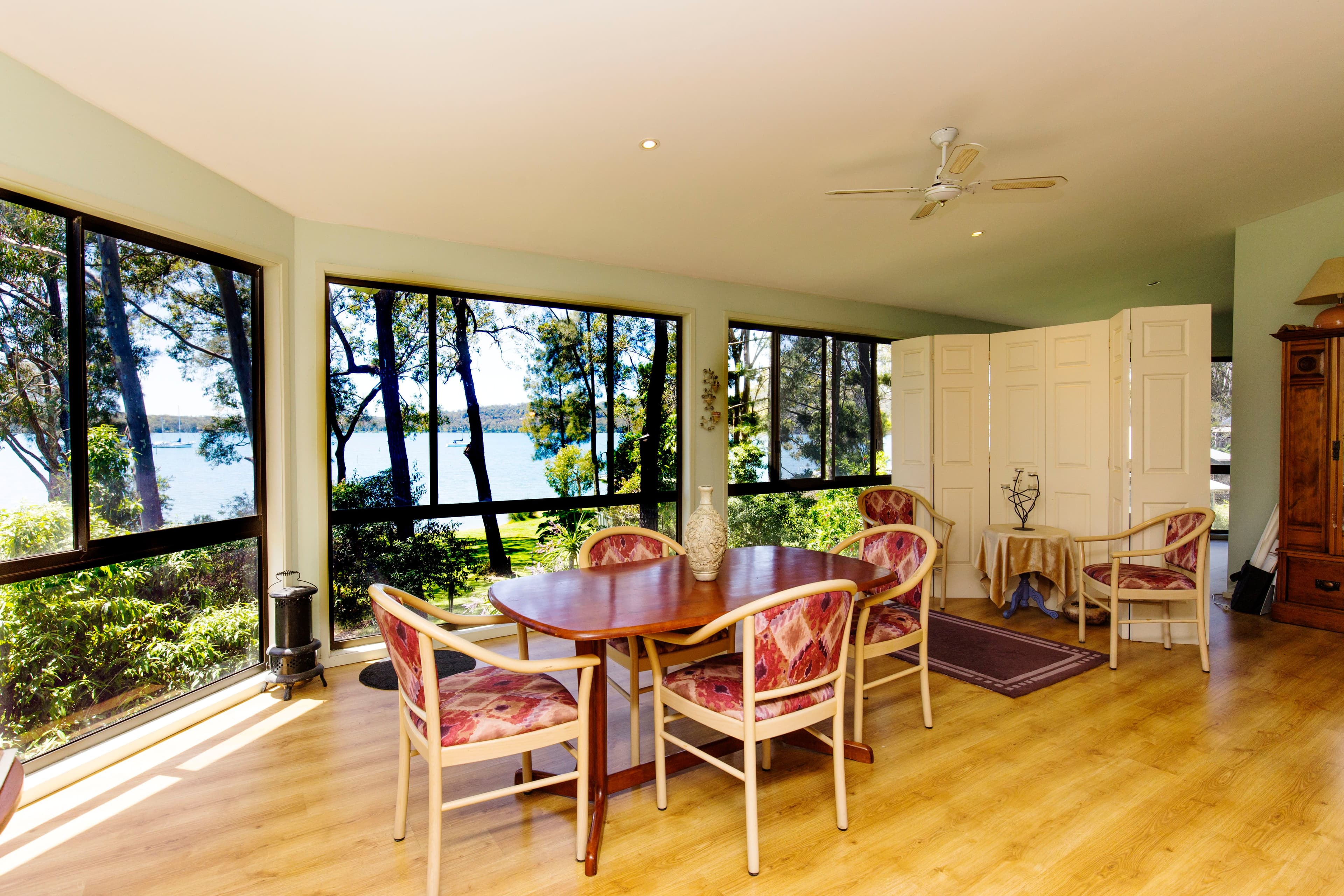 44 Cove Boulevard, North Arm Cove - Thumbnail 3