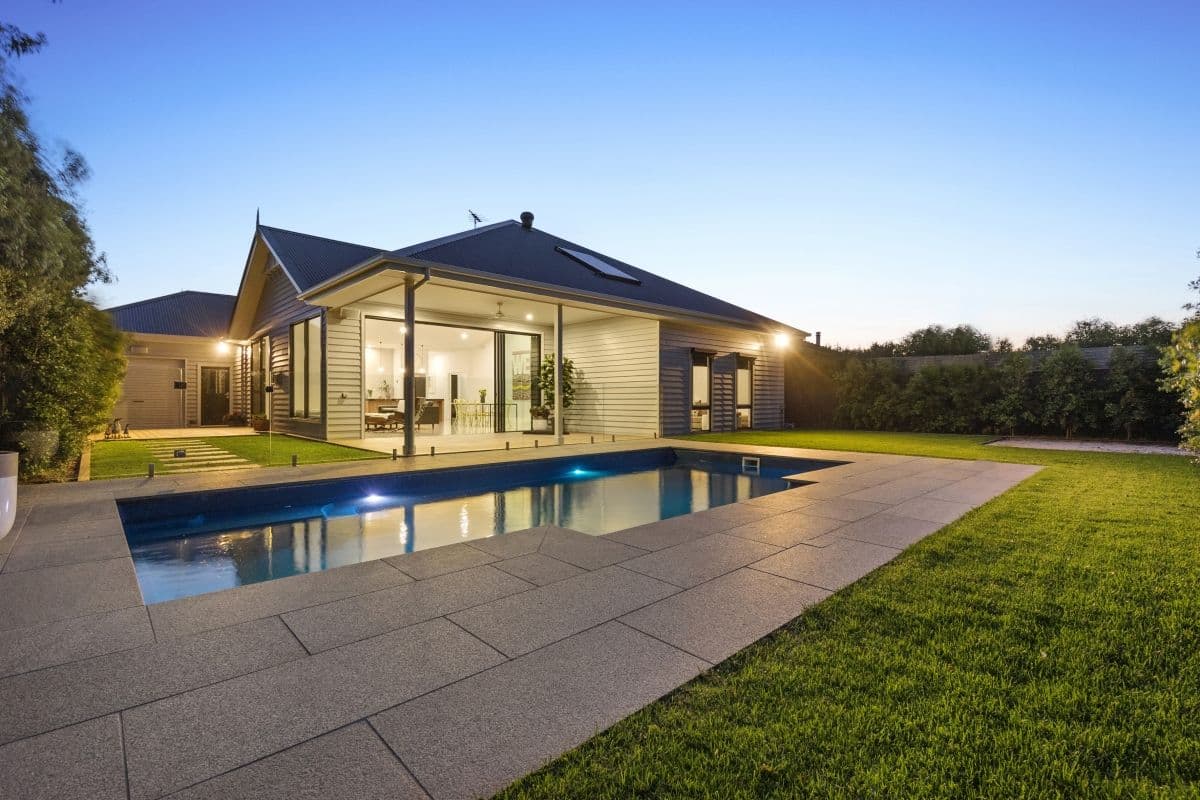 14 Little John Court, Werribee VIC 3030, Werribee - Thumbnail 2
