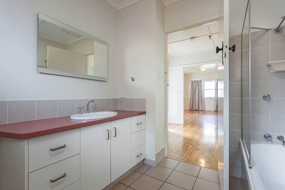8 Helen Street, Newtown QLD 4350, Newtown - Thumbnail 8