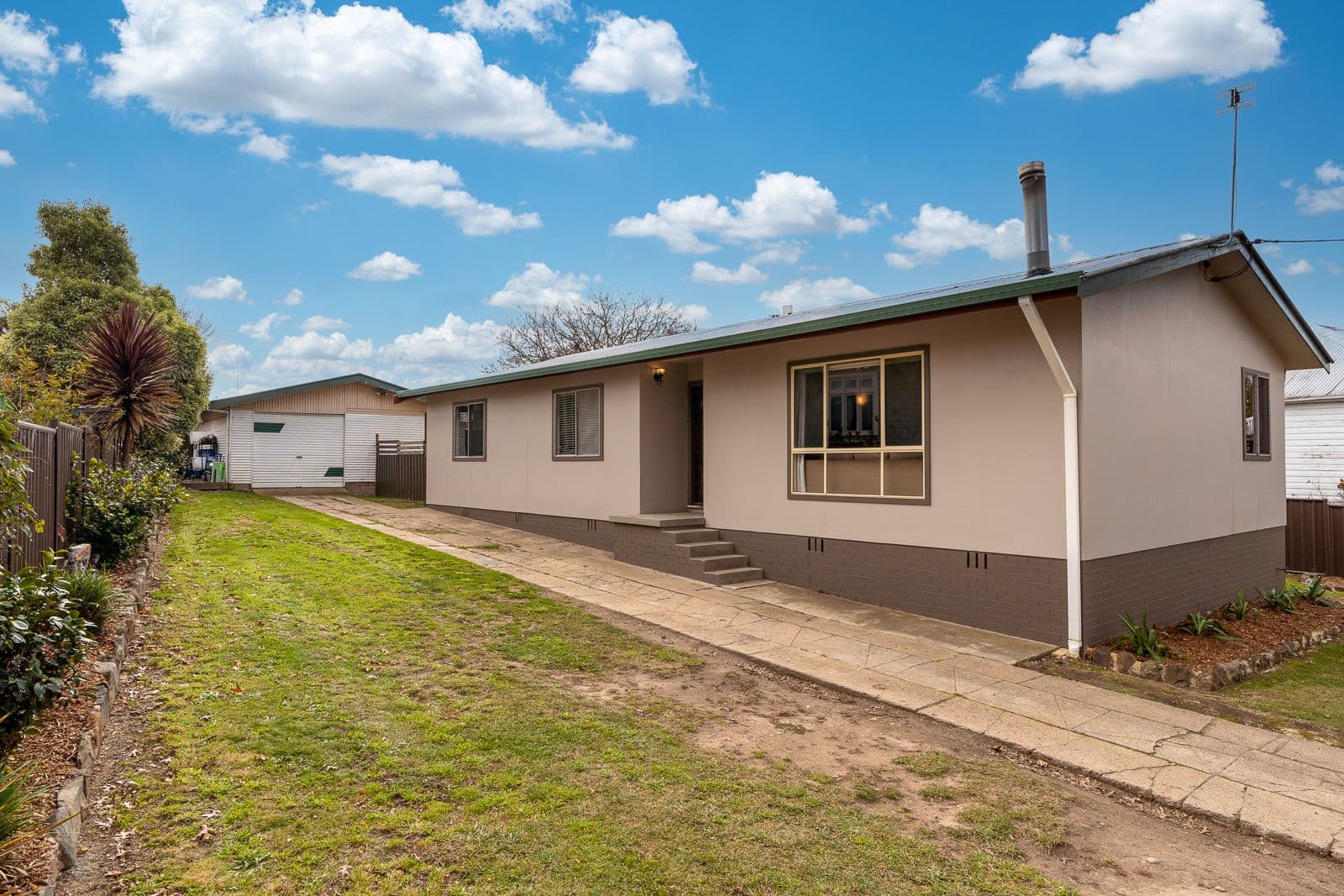 93 Queen Street, Oberon NSW 2787, Oberon - Image 1