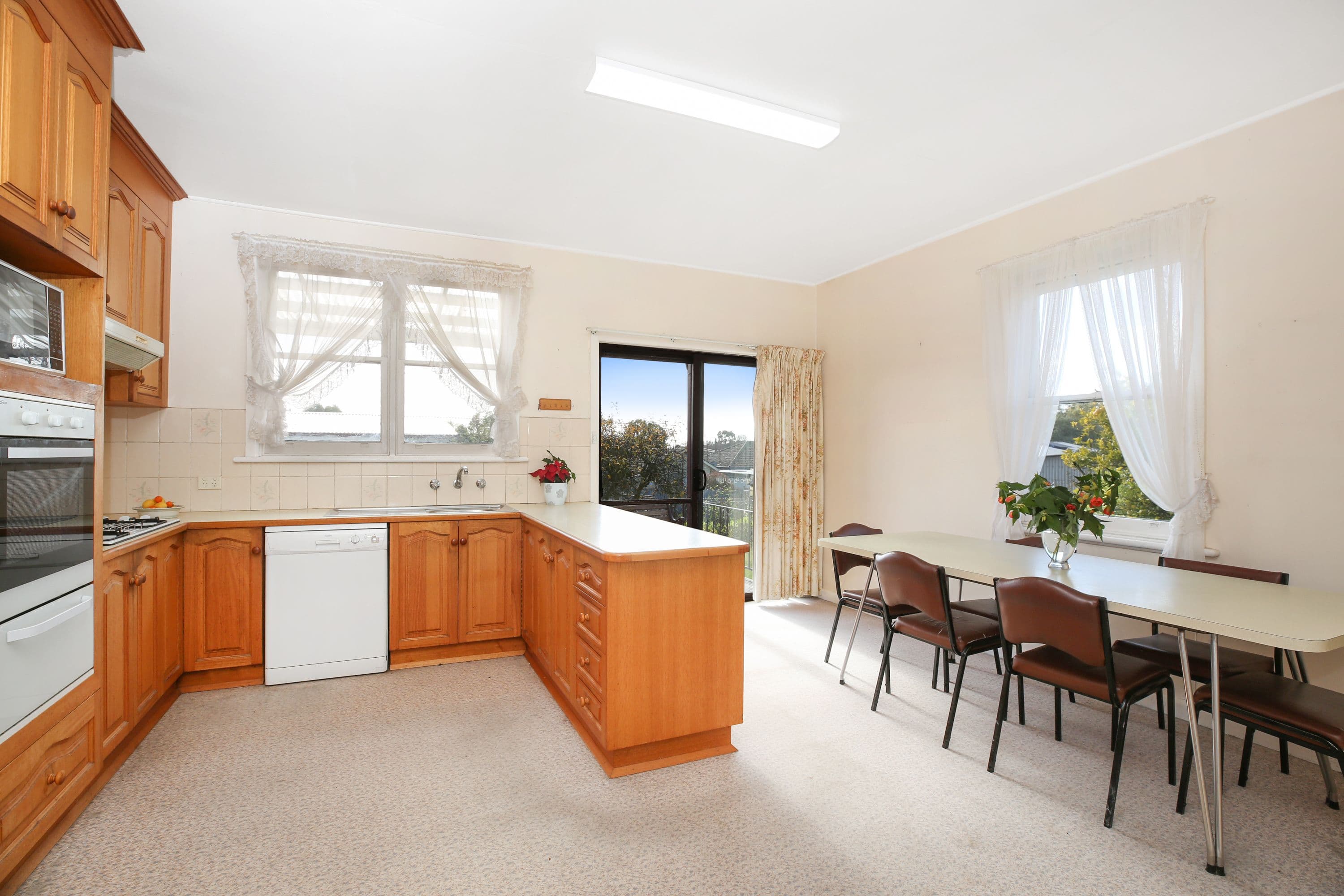 18 Hopetoun Street, Camperdown VIC 3260, Camperdown - Thumbnail 7