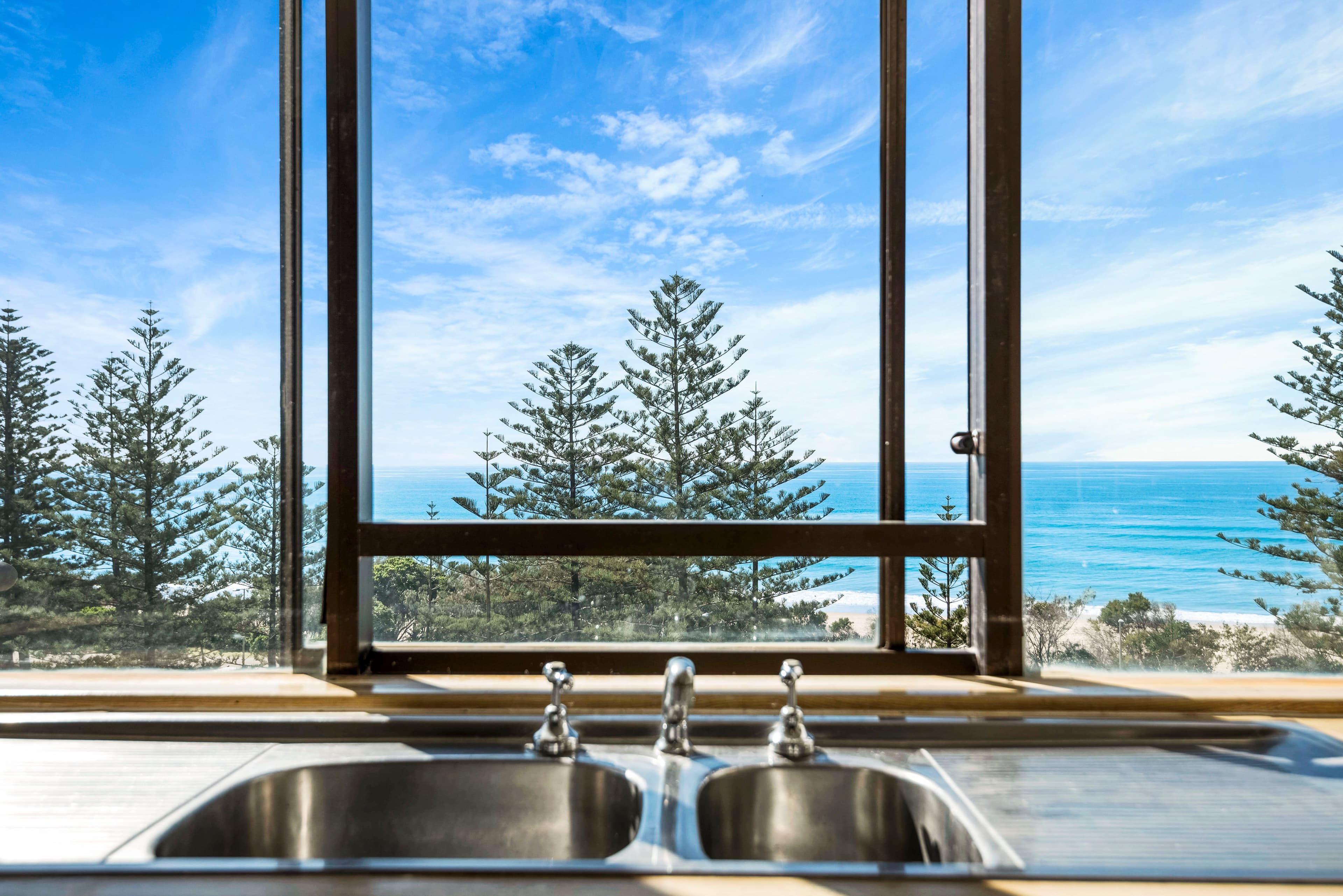 114 The Esplanade, Burleigh Heads QLD 4220, Burleigh Heads - Thumbnail 2