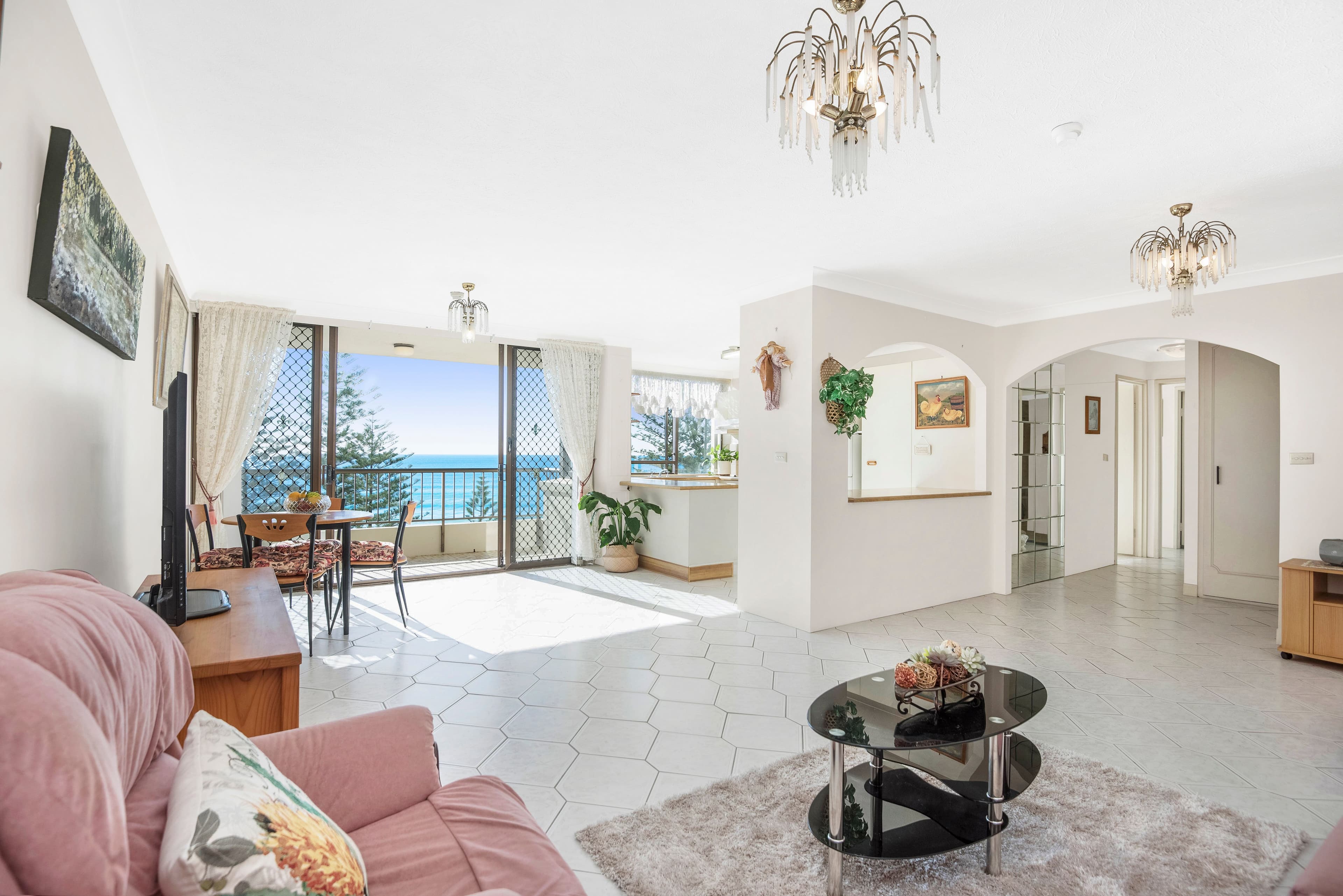 114 The Esplanade, Burleigh Heads QLD 4220, Burleigh Heads - Thumbnail 3