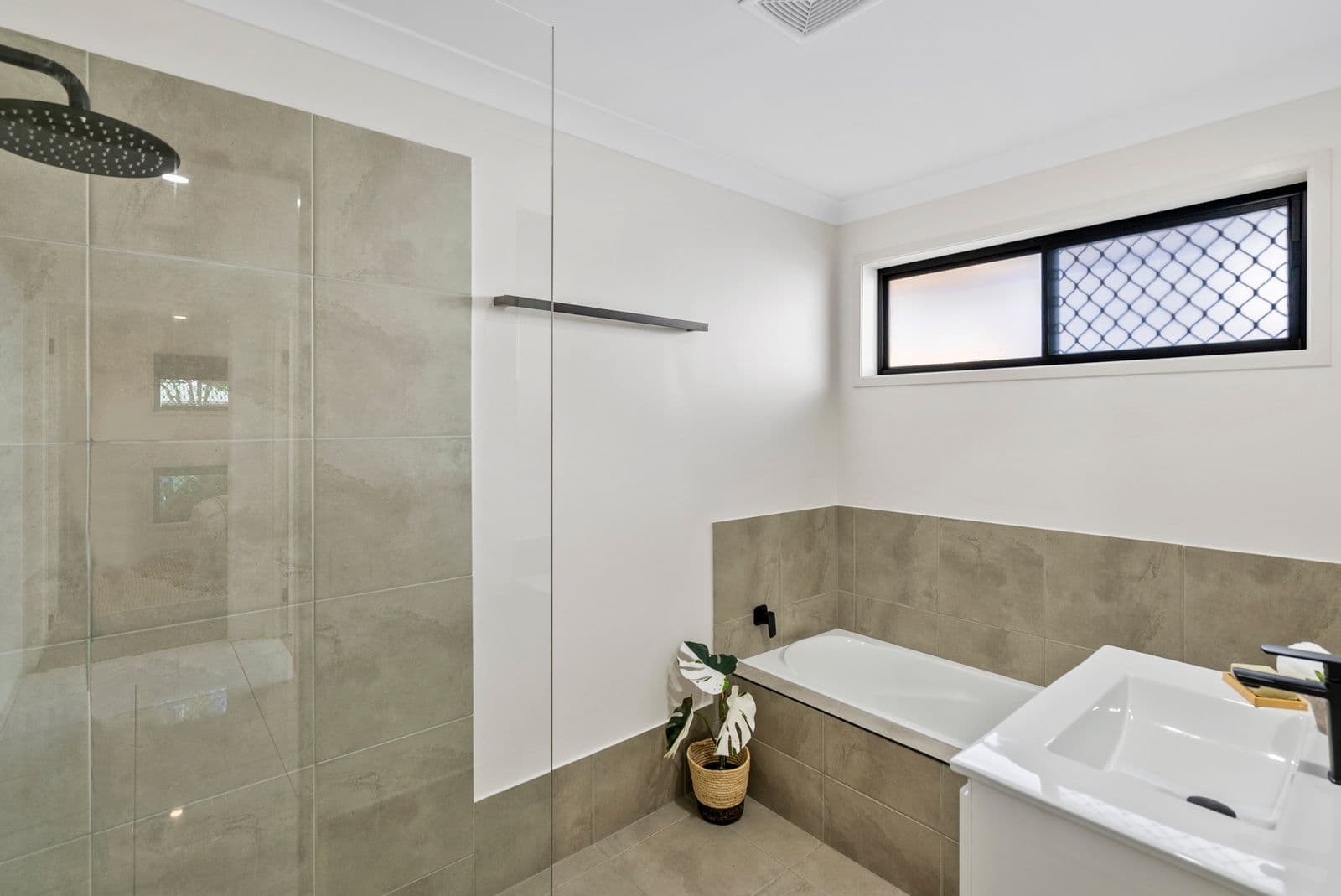 22 Middleton Court, Alexandra Hills QLD 4161, Alexandra Hills - Thumbnail 7