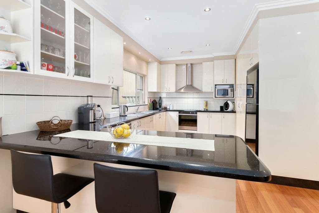 10 Yew Place, Casula - Thumbnail 3