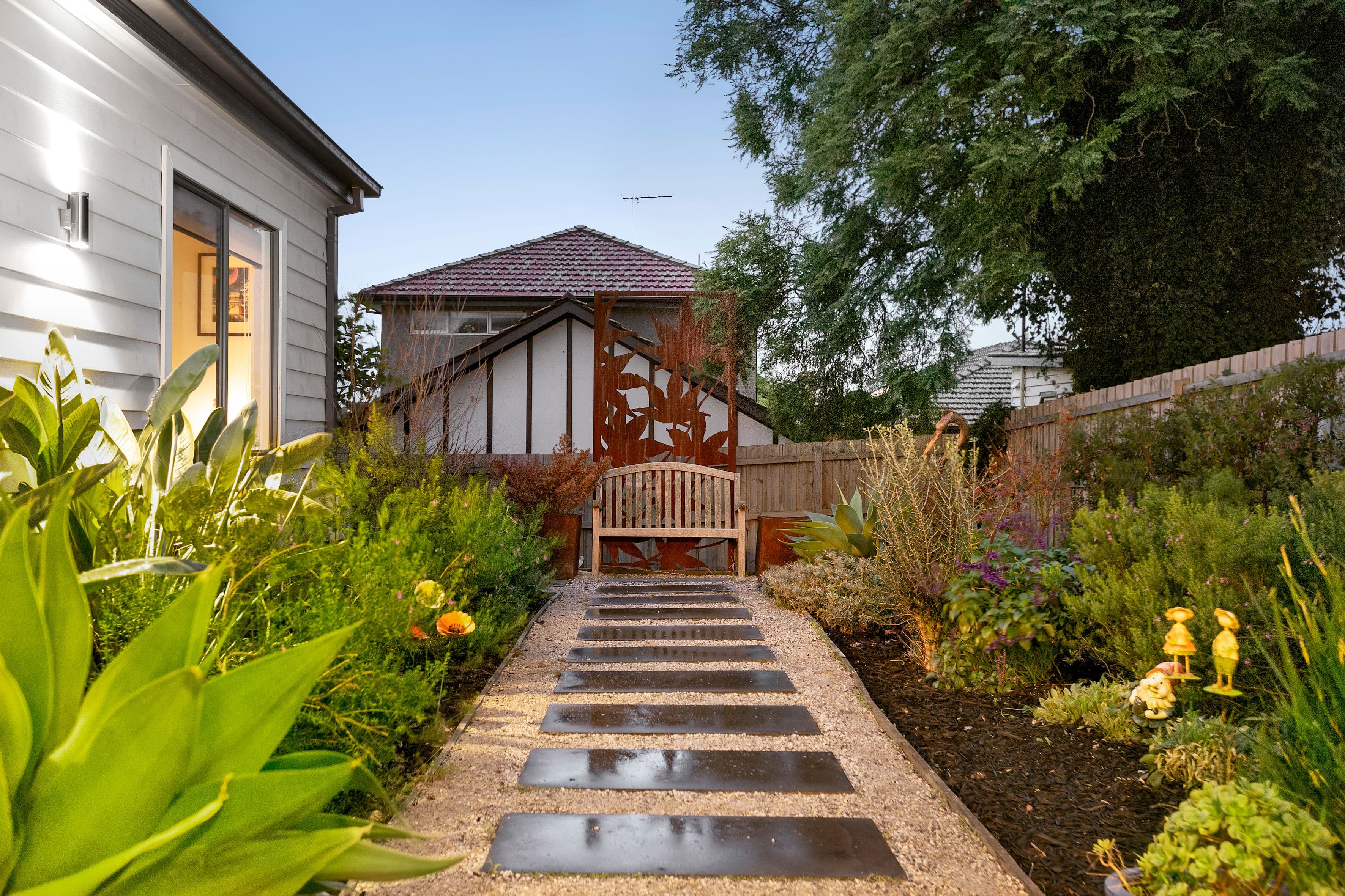 28 Purches Avenue, Pascoe Vale South VIC 3044, Pascoe Vale South - Thumbnail 2