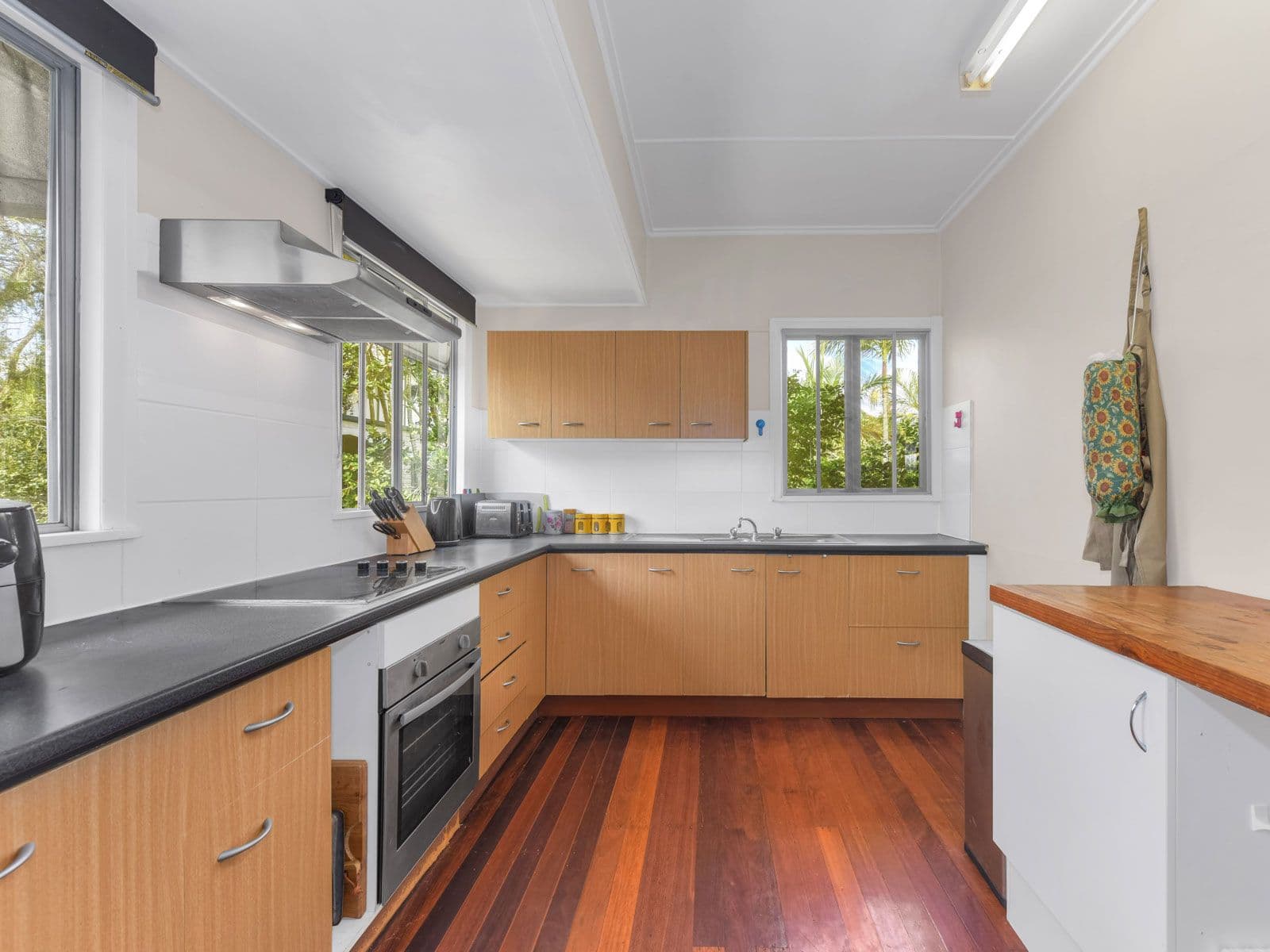 52 Magee Street, Graceville QLD 4075, Graceville - Thumbnail 2