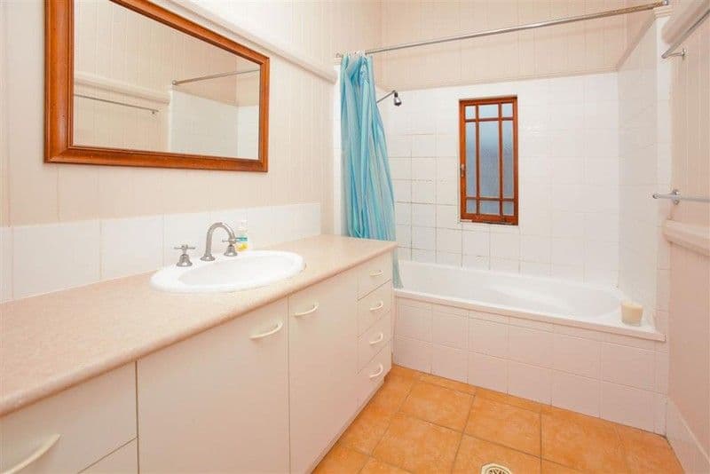 12 Gower Street, HOLLAND PARK WEST QLD 4121, Holland Park West - Thumbnail 5