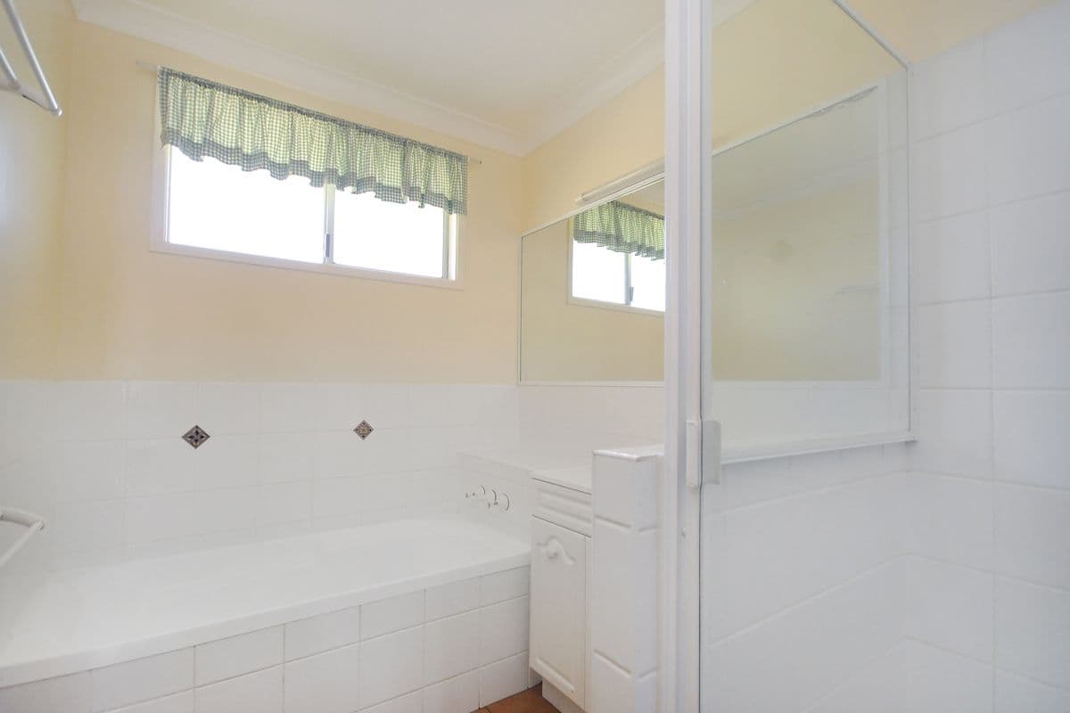 9 Martini Street, MOUNT LOFTY QLD 4350, Mount Lofty - Thumbnail 8