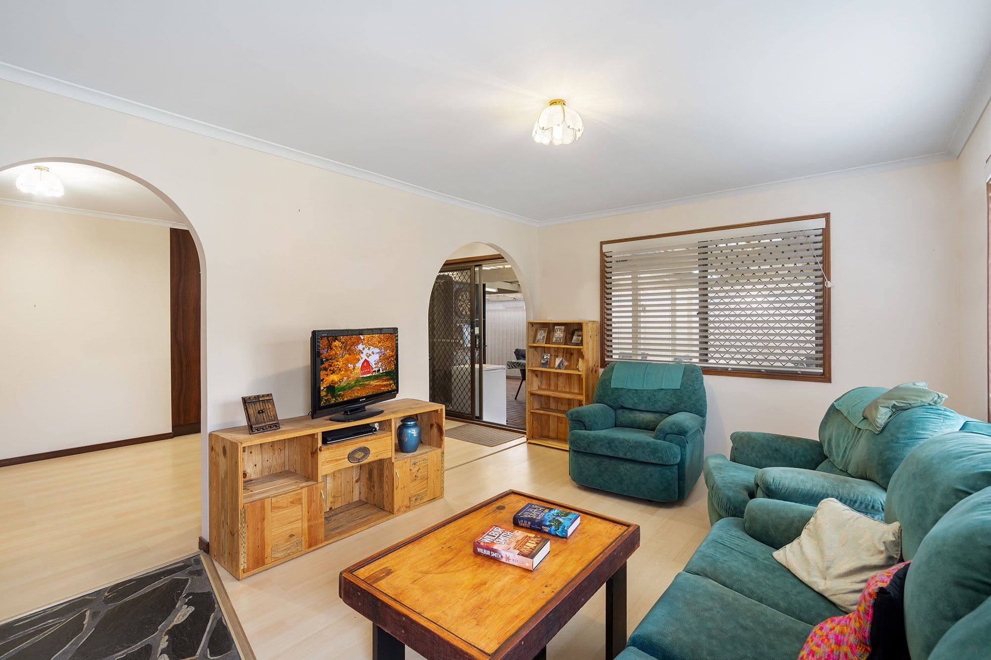 11 Forestwood Street, Crestmead QLD 4132, Crestmead - Thumbnail 4