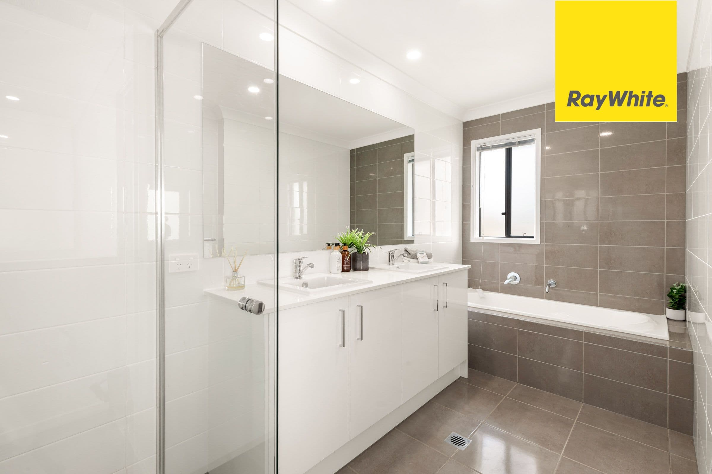 16 Hezlett Road, NORTH KELLYVILLE NSW 2155, North Kellyville - Thumbnail 4
