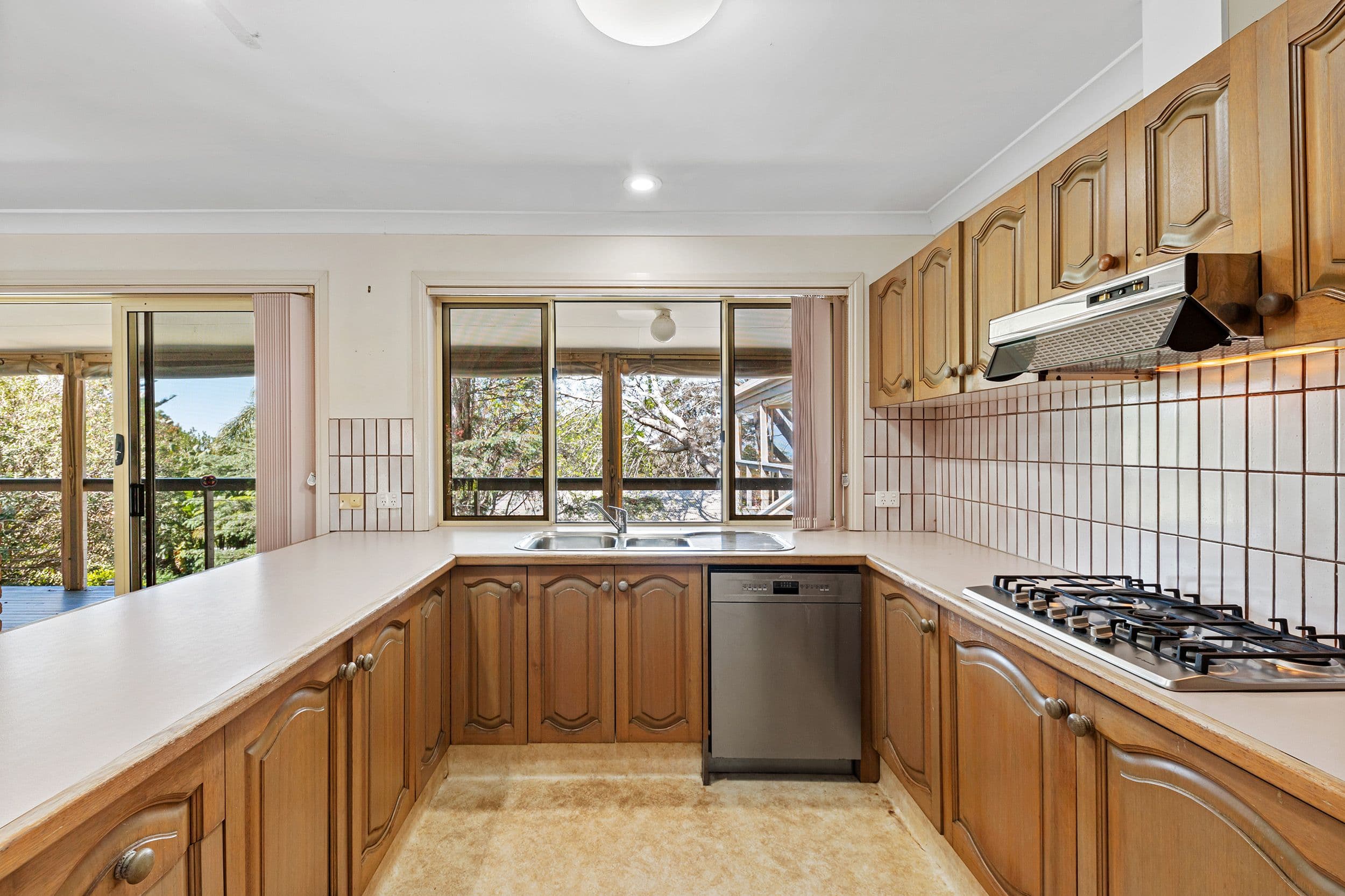 7-9 Carey Parade, Tamborine Mountain QLD 4272, Tamborine Mountain - Thumbnail 4