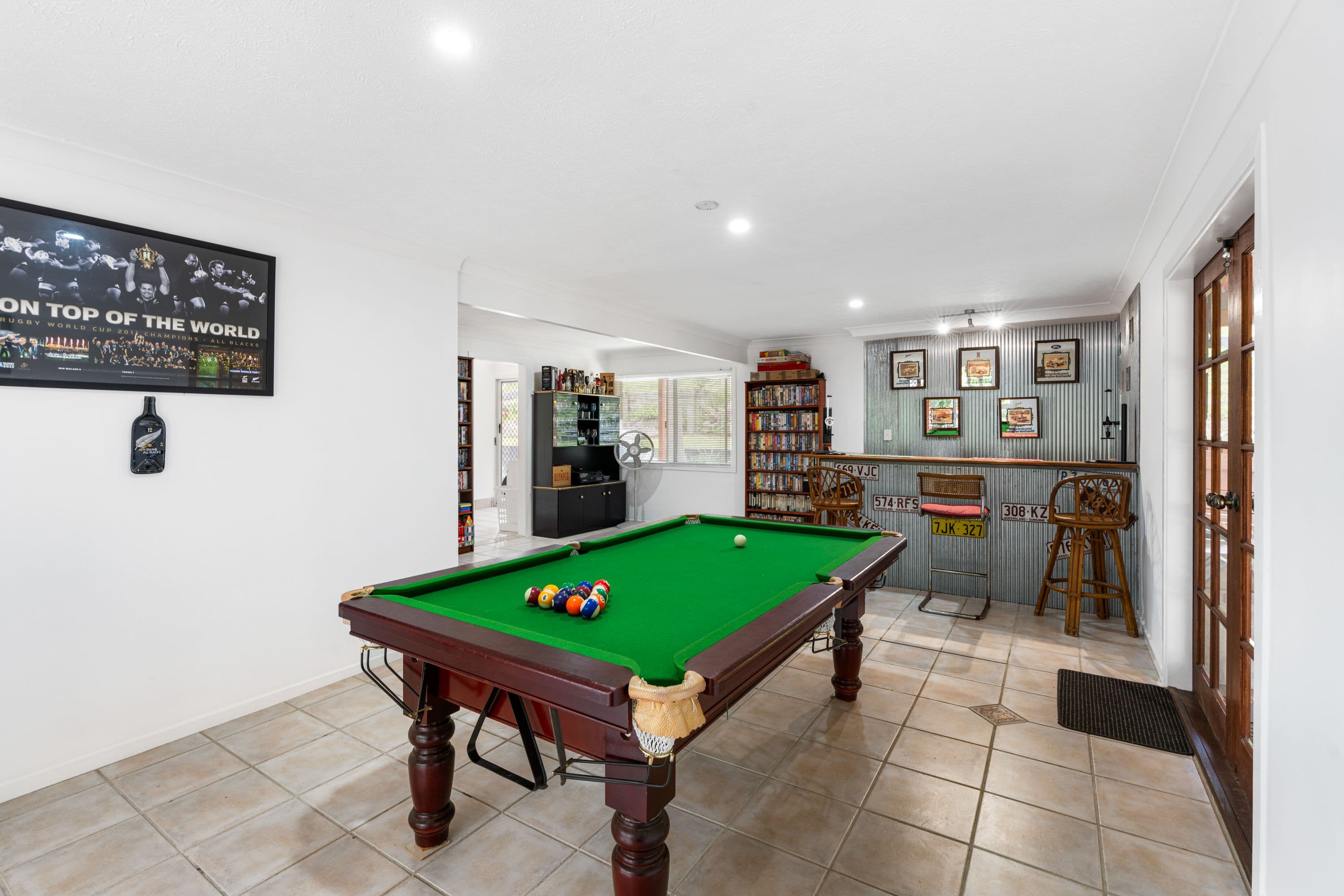 8 Karawatha Drive, Currumbin Waters QLD 4223, Currumbin Waters - Thumbnail 5