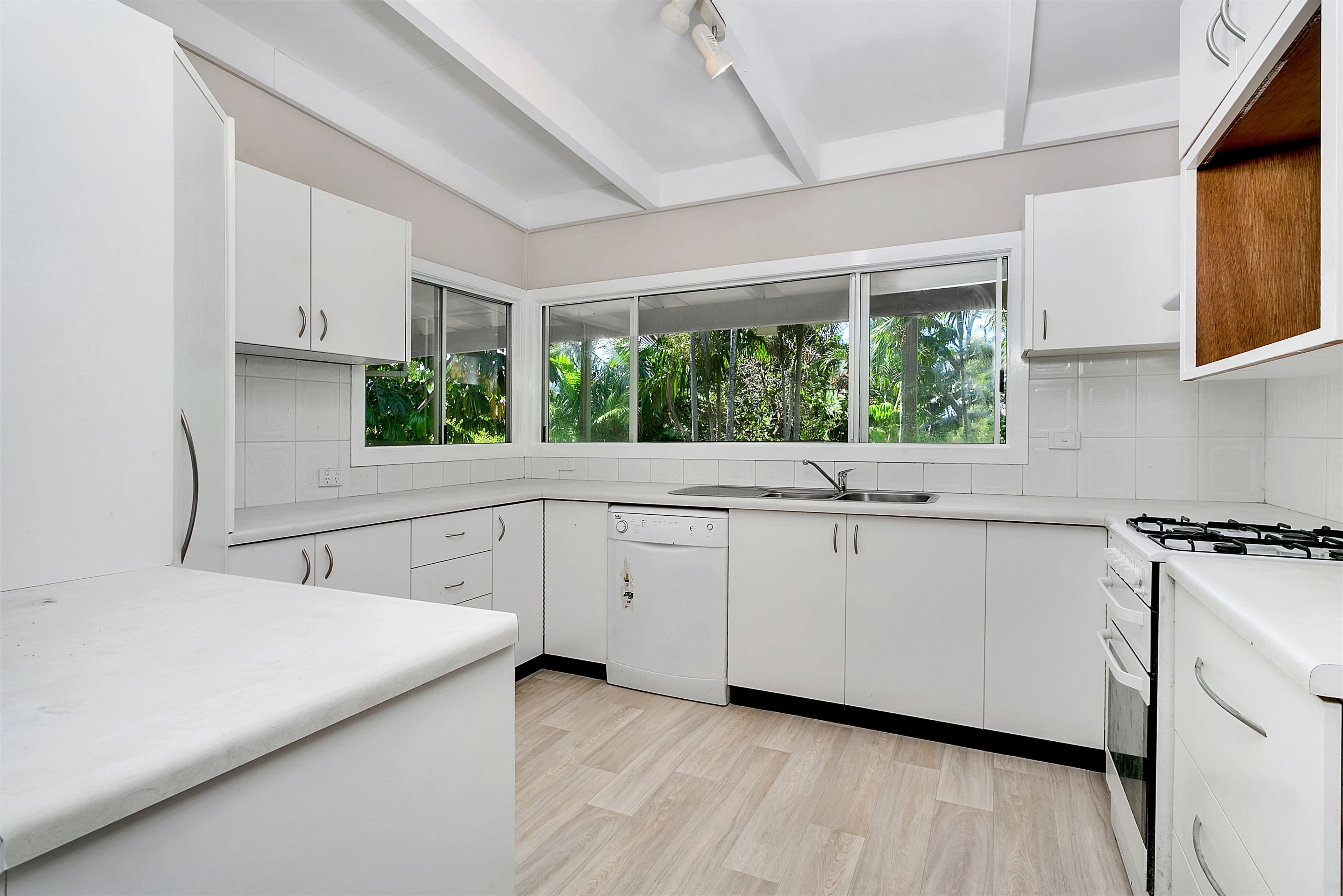 6 Moresby Street, Trinity Beach QLD 4879, Trinity Beach - Thumbnail 5