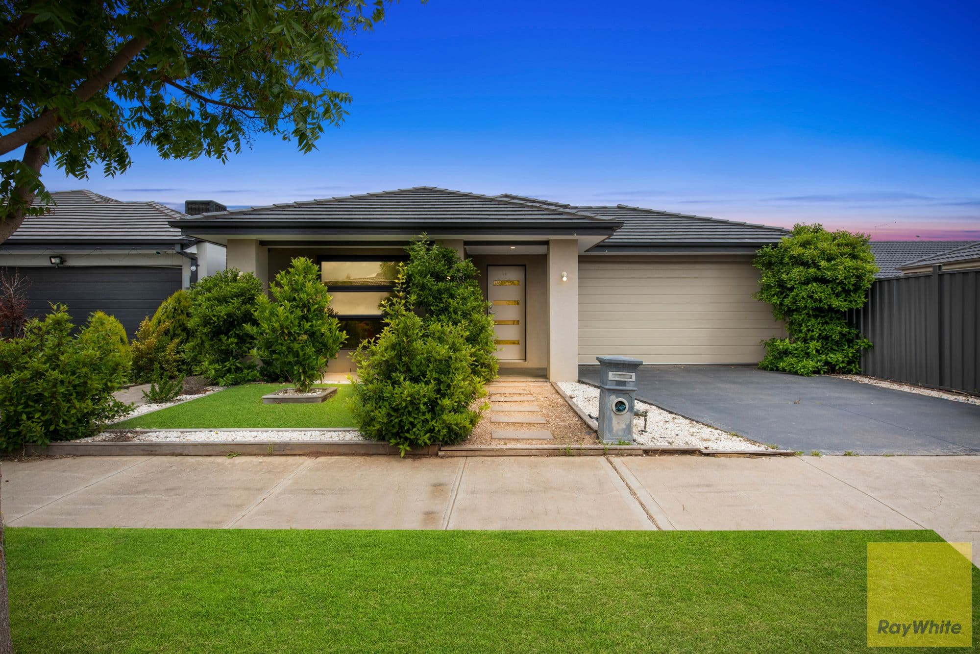 25 Beachmere Street, Tarneit VIC 3029, Tarneit - Image 1