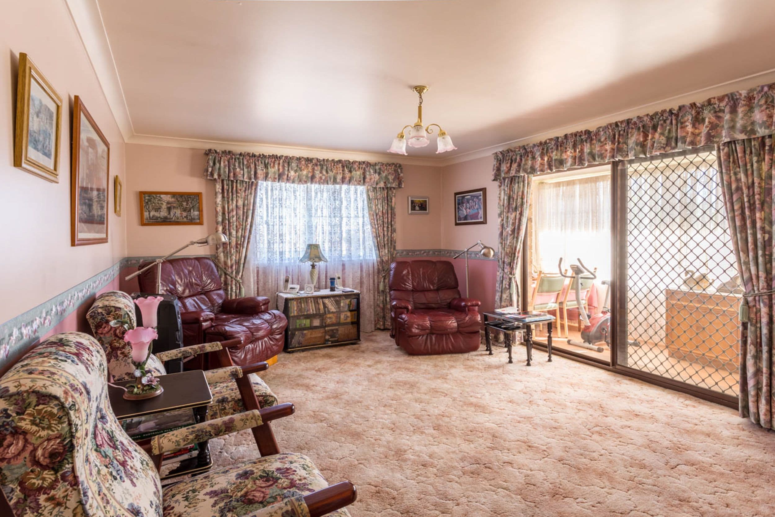 5 Chapel Hill Lane, Lucknow - Thumbnail 3