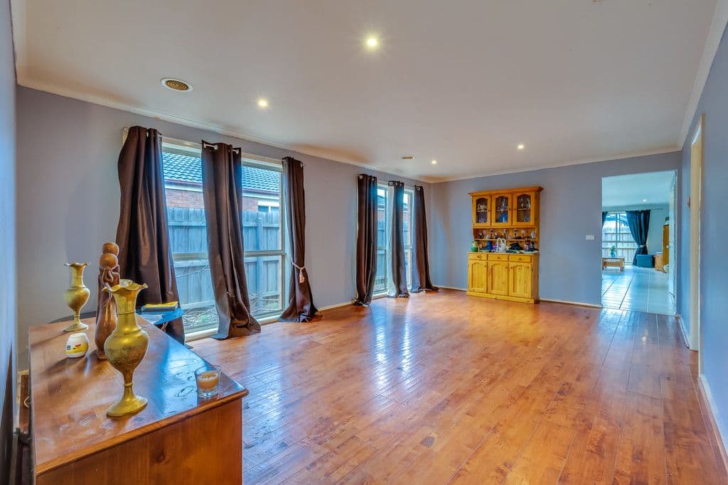 28 Egan Close, Werribee VIC 3030, Werribee - Thumbnail 3