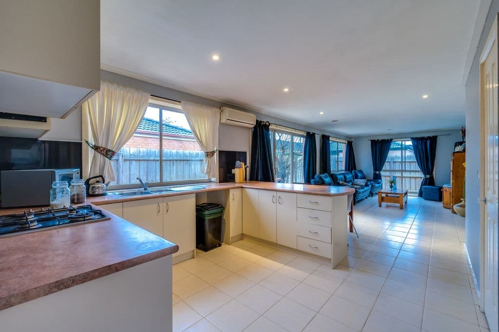 28 Egan Close, Werribee VIC 3030, Werribee - Thumbnail 6