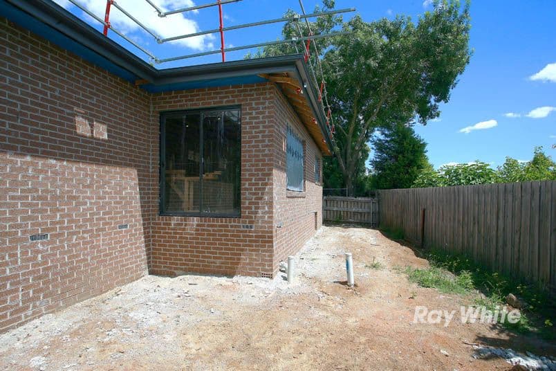 2 Quirk Street, ENDEAVOUR HILLS VIC 3802, Endeavour Hills - Thumbnail 2