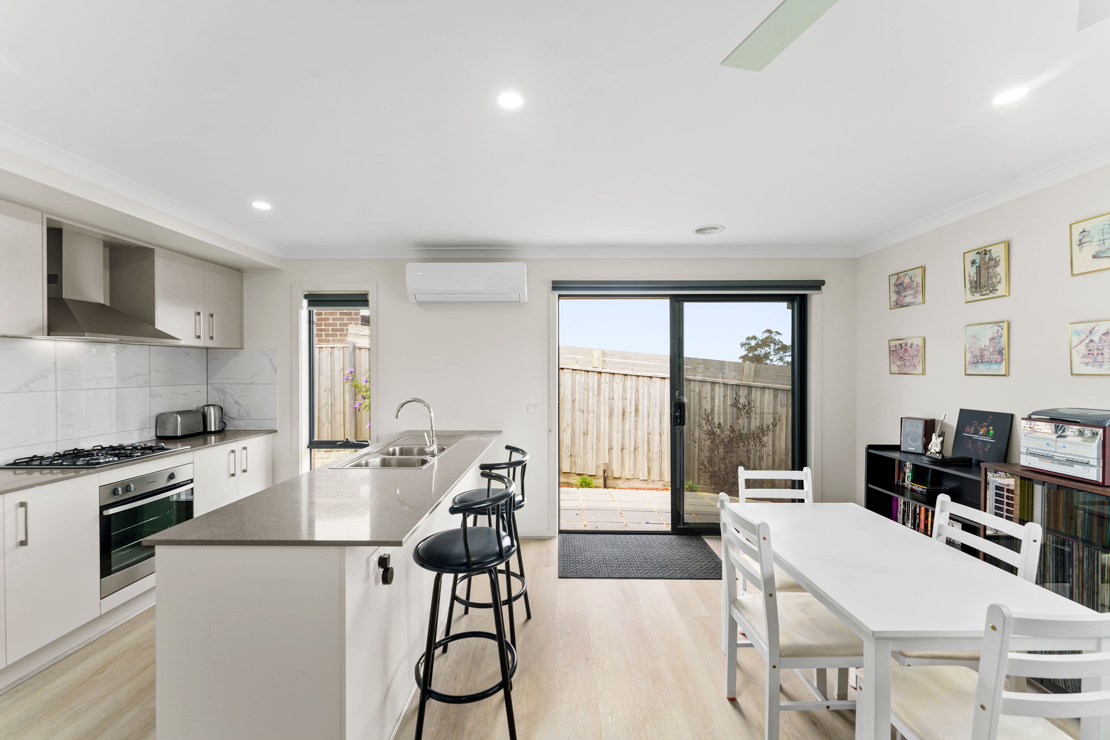 9 Kokoda Drive, Sunbury VIC 3429, Sunbury - Thumbnail 2