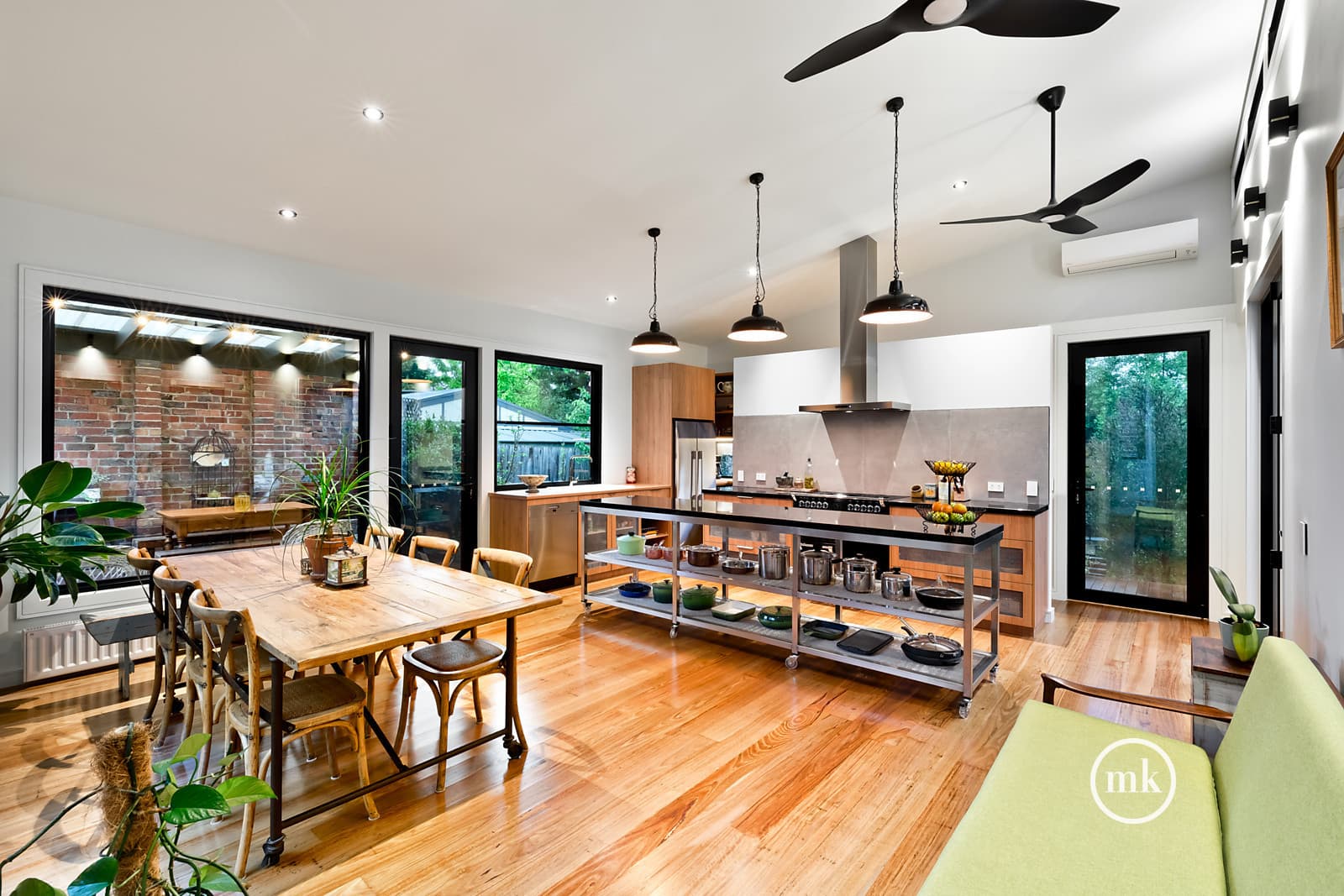 20 Doris Street, Greensborough, Greensborough - Thumbnail 2