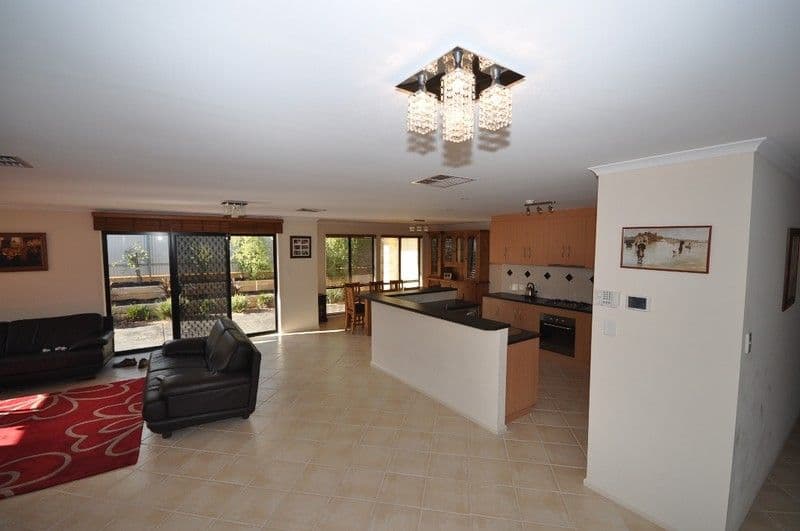 7  Falcon Crescent, BLAKEVIEW SA 5114, Blakeview - Thumbnail 3