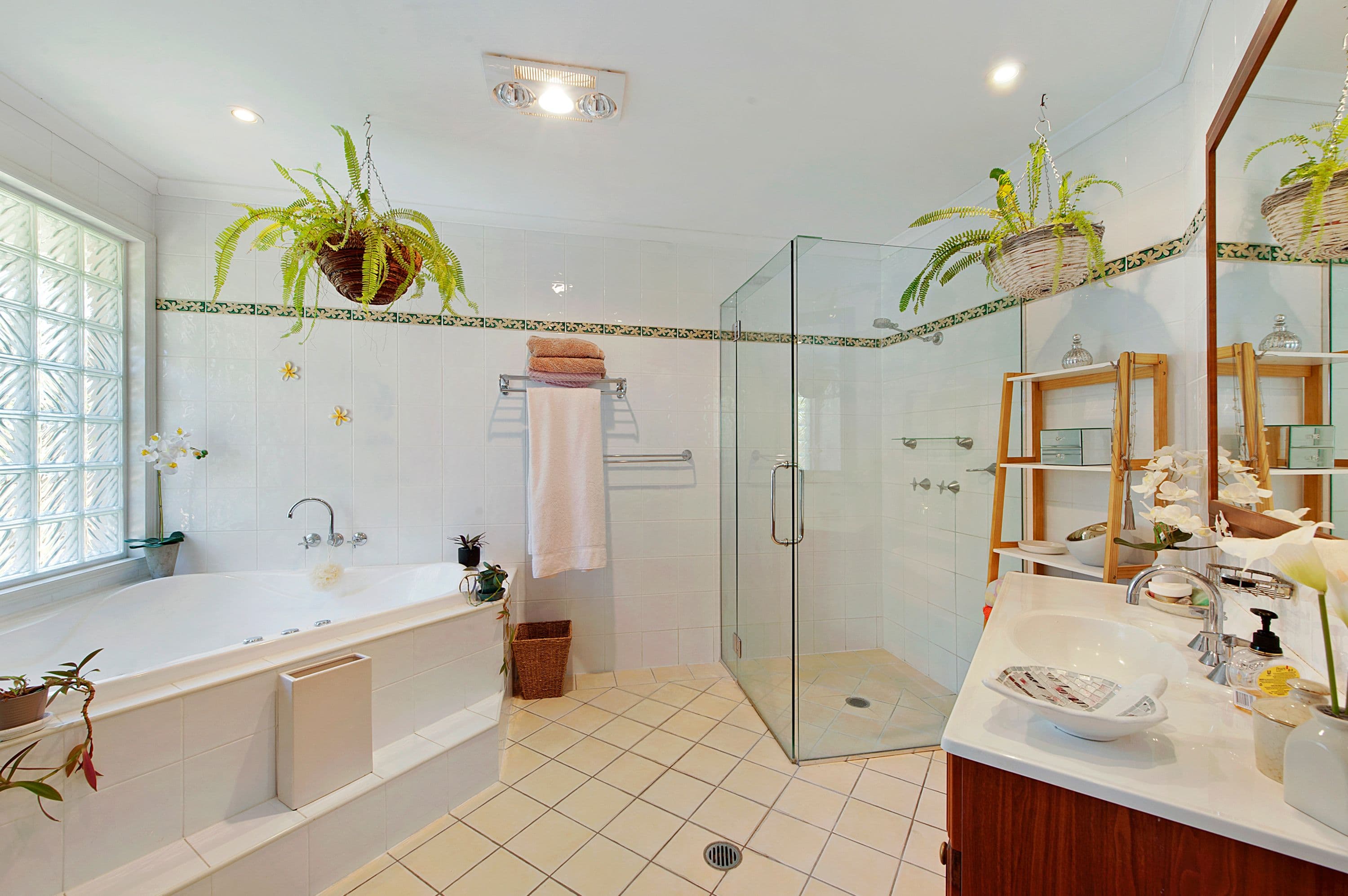 11 Coronet Crescent, Burleigh Waters QLD 4220, Burleigh Waters - Thumbnail 5