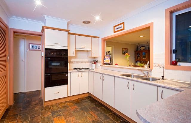1 Russell Crescent, BORONIA VIC 3155, Boronia - Thumbnail 5