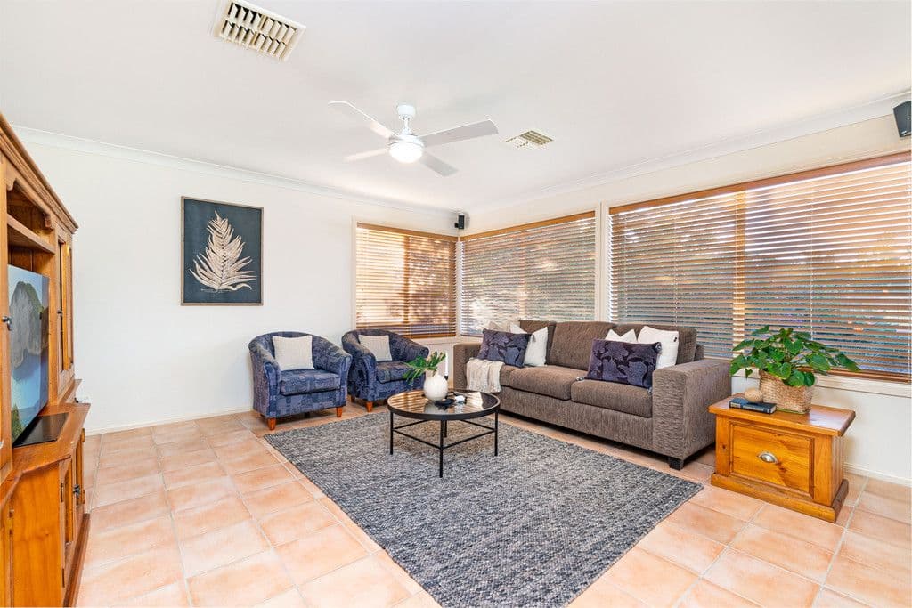 16 Kinnard Way, Kellyville NSW 2155, Kellyville - Thumbnail 2