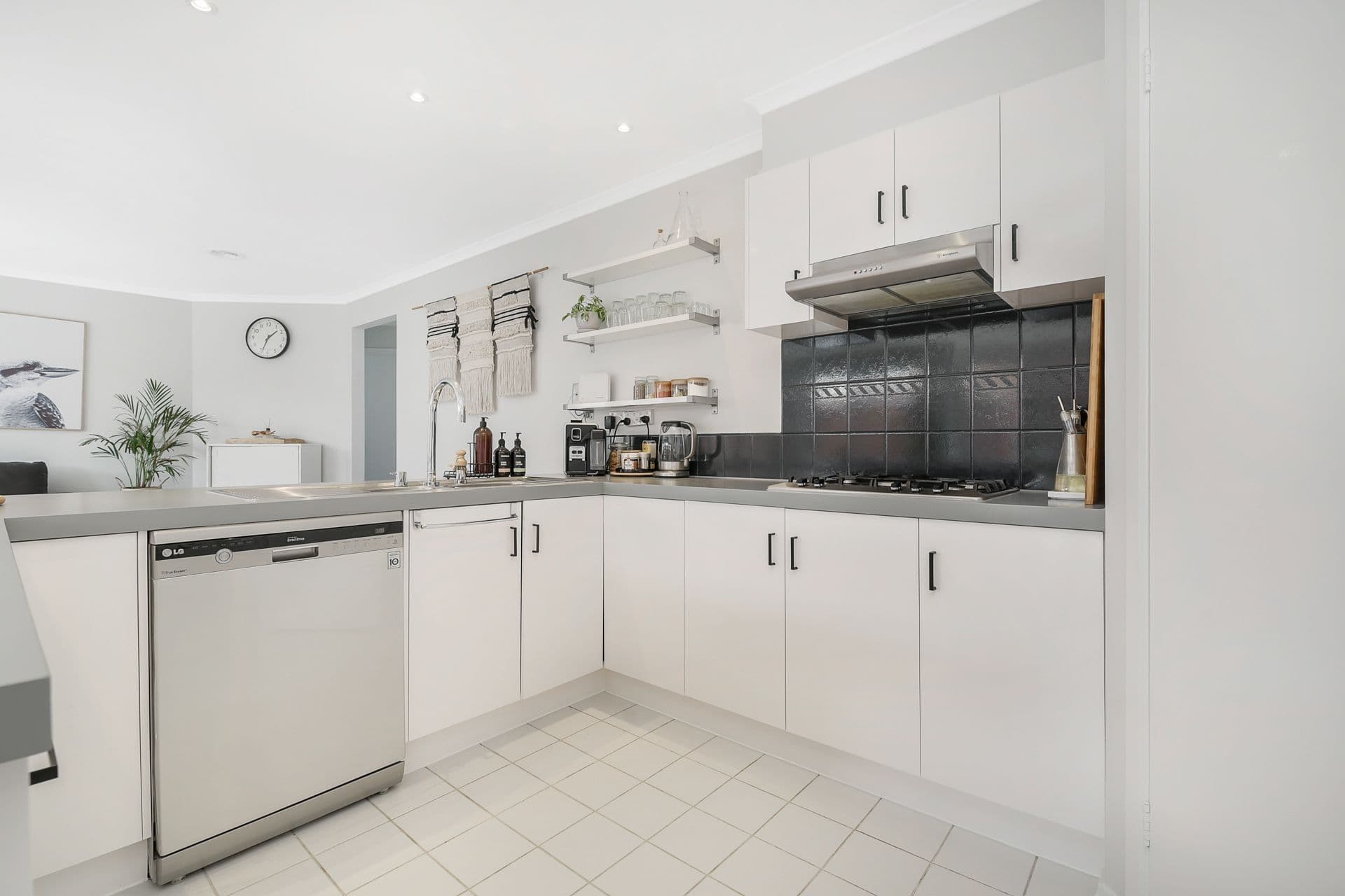 4 Michelle Drive, Berwick VIC 3806, Berwick - Thumbnail 4