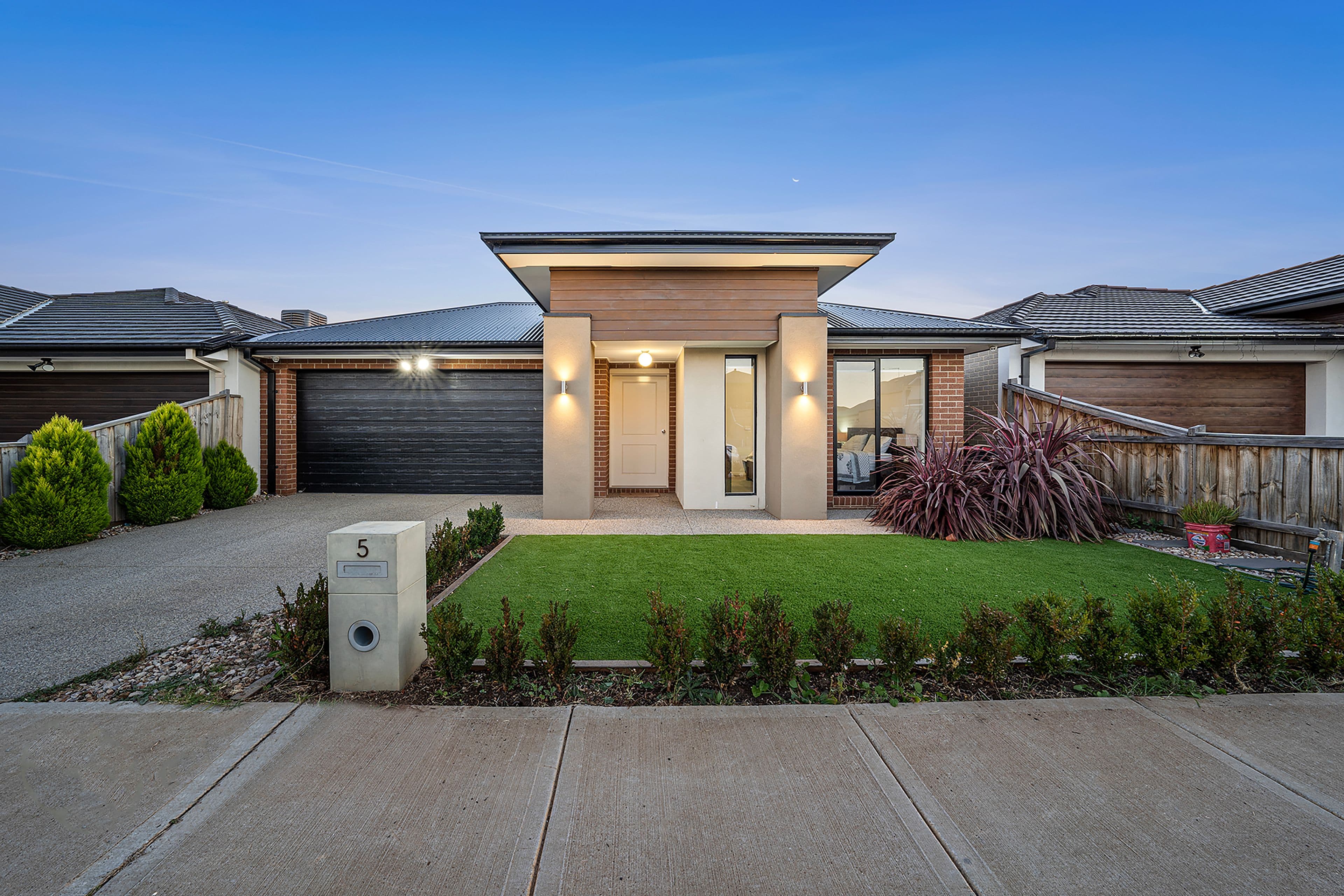 5 Webber Drive, DEANSIDE VIC 3336, Deanside - Image 1