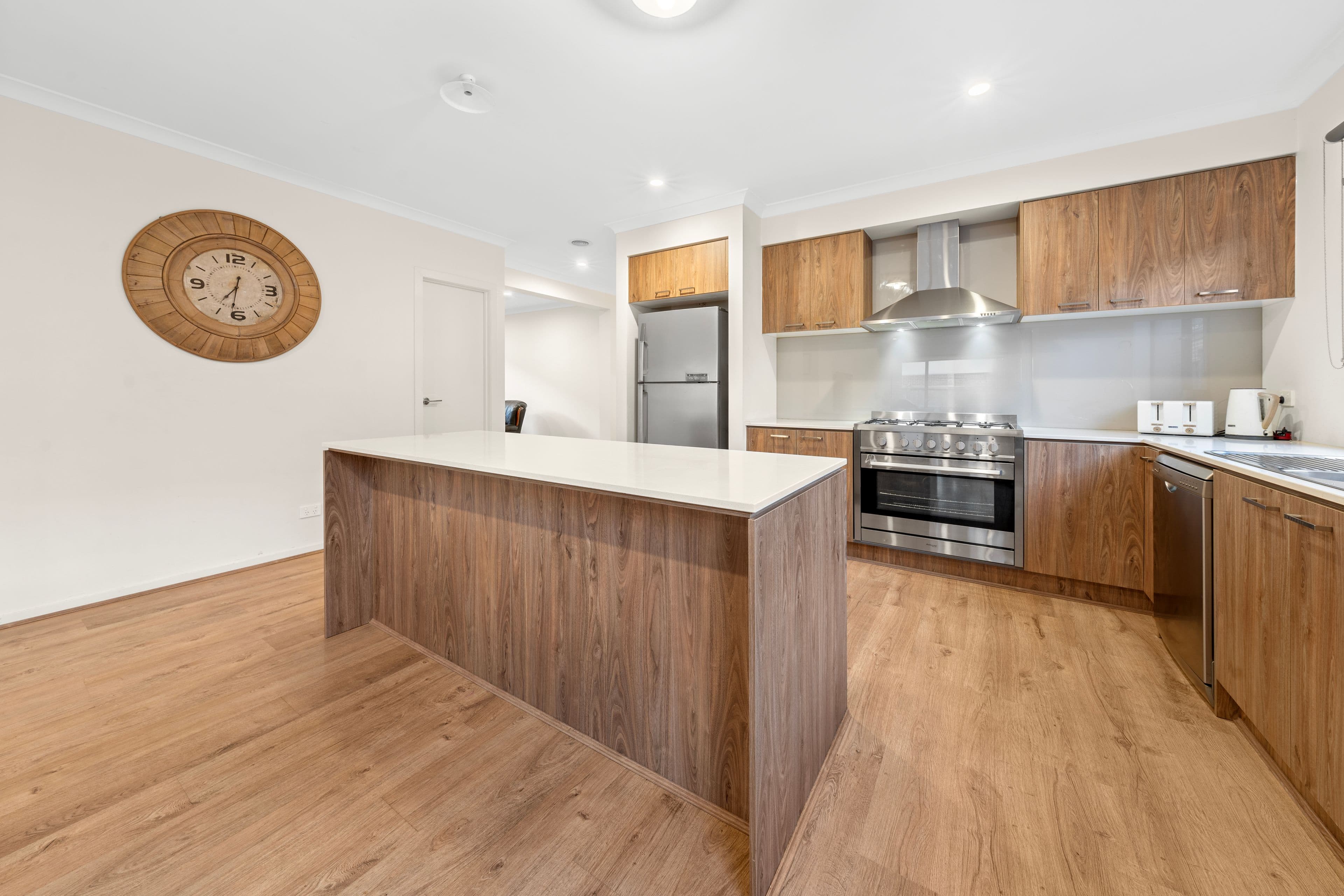 5 Webber Drive, DEANSIDE VIC 3336, Deanside - Thumbnail 2