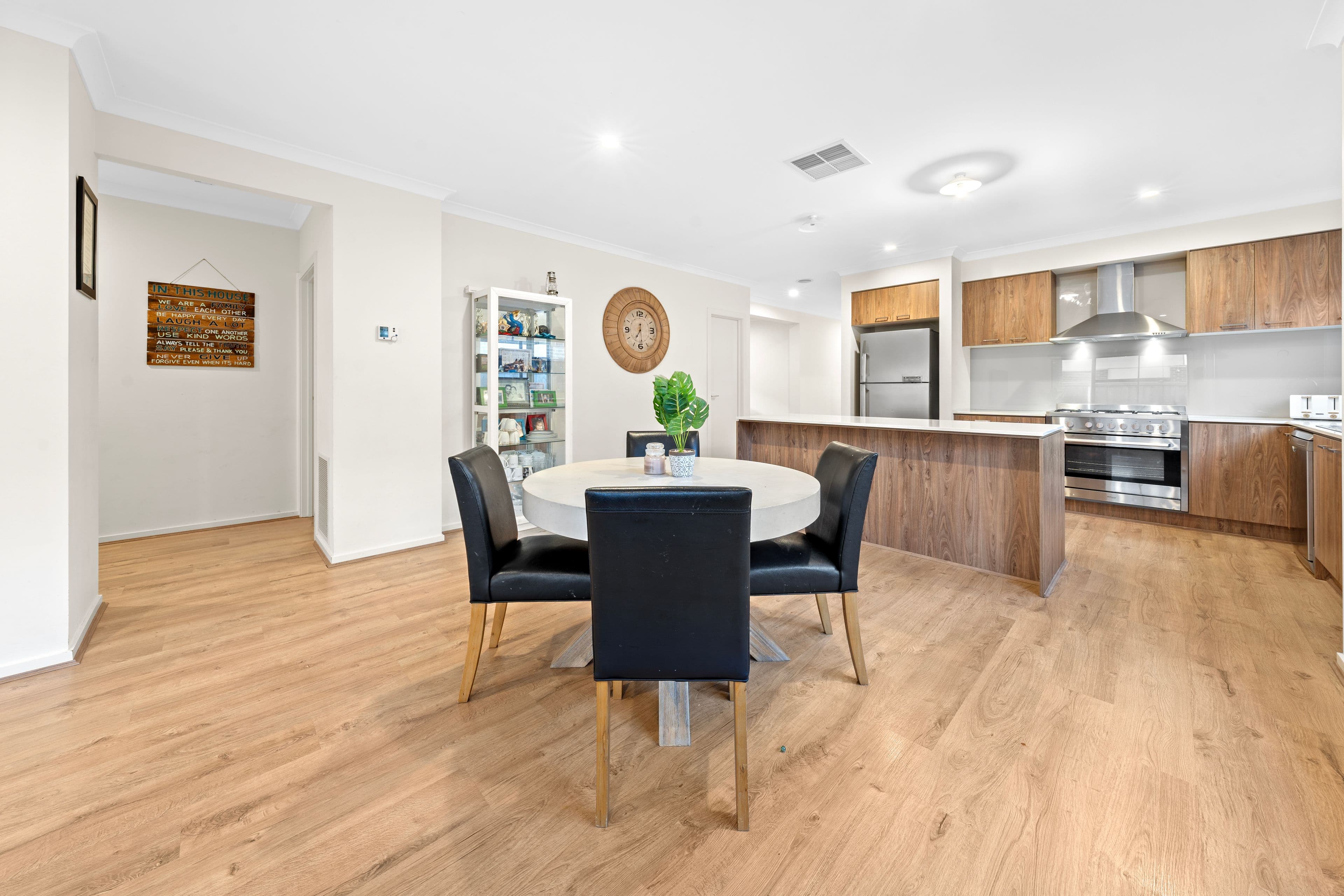 5 Webber Drive, DEANSIDE VIC 3336, Deanside - Thumbnail 5