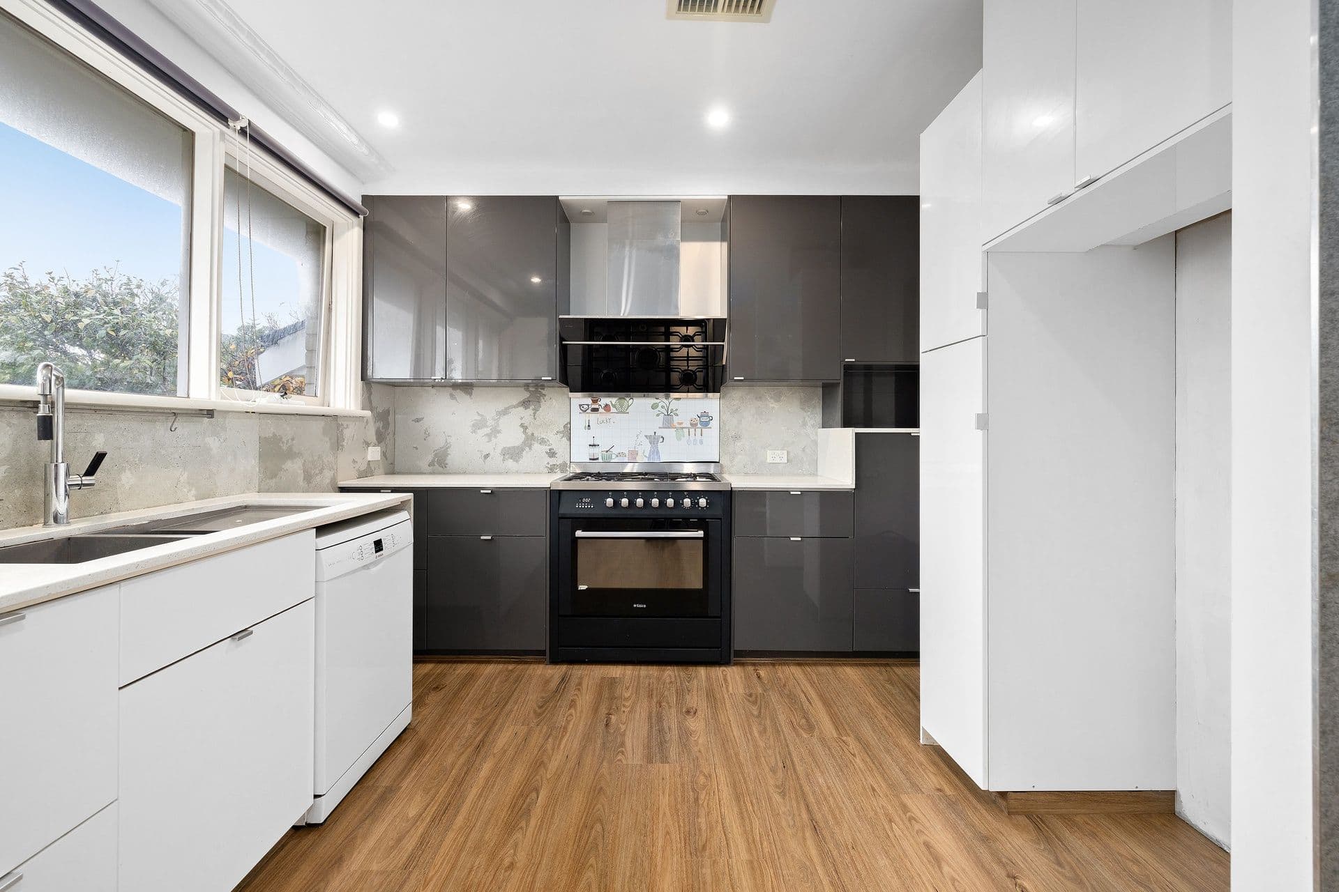 42 Cratloe Road, Mount Waverley VIC 3149, Mount Waverley - Thumbnail 2