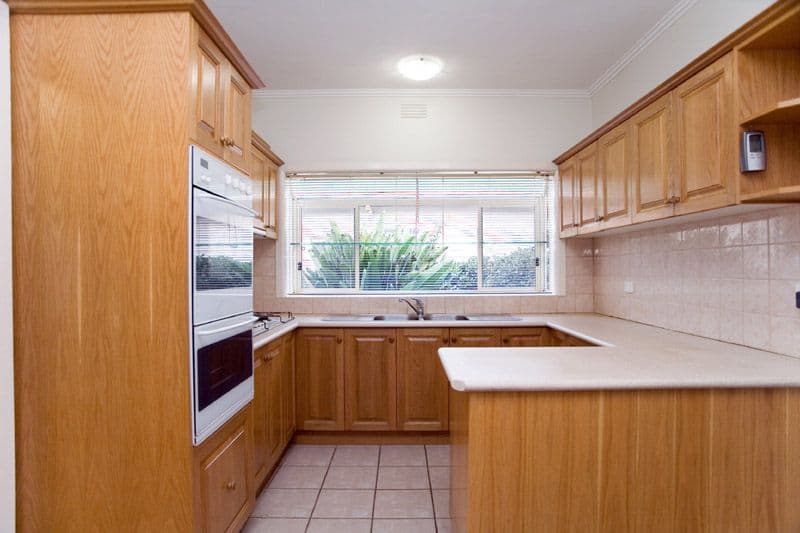 28 Banbury Road, RESERVOIR VIC 3073, Reservoir - Thumbnail 2