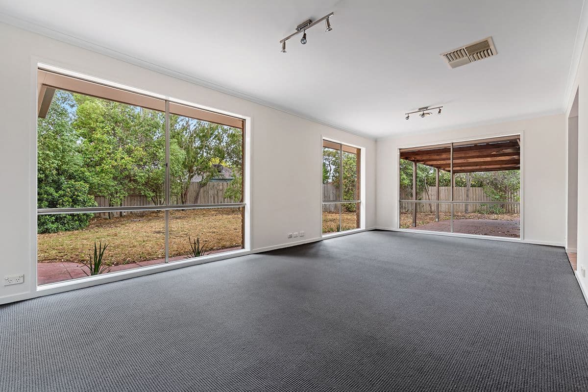 5 Yeovil Court, Craigieburn VIC 3064, Craigieburn - Thumbnail 3