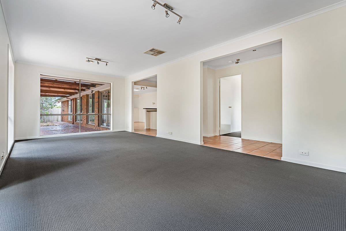 5 Yeovil Court, Craigieburn VIC 3064, Craigieburn - Thumbnail 4
