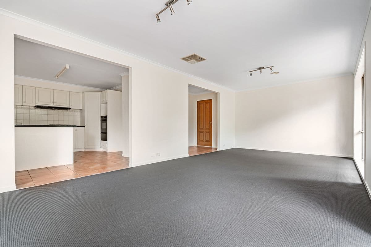5 Yeovil Court, Craigieburn VIC 3064, Craigieburn - Thumbnail 5