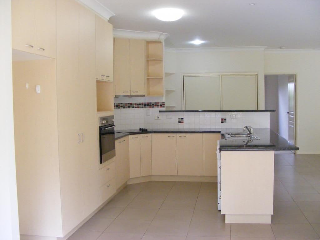 2 Vicky Avenue, CROWS NEST QLD 4355, Crows Nest - Thumbnail 2