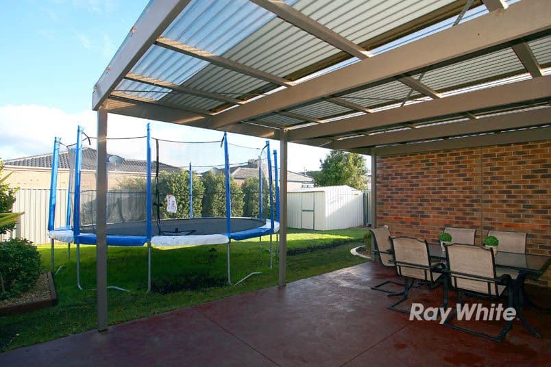 43 Bradford Drive, CRANBOURNE EAST VIC 3977, Cranbourne East - Thumbnail 3