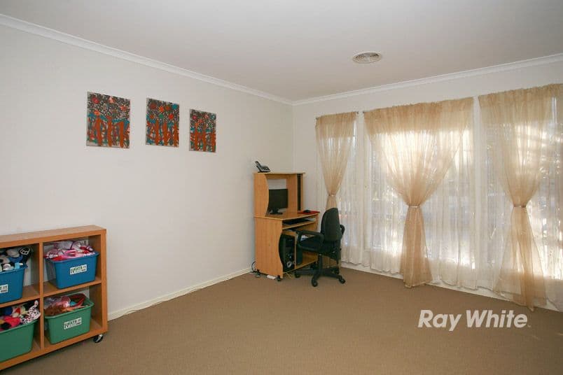 43 Bradford Drive, CRANBOURNE EAST VIC 3977, Cranbourne East - Thumbnail 6