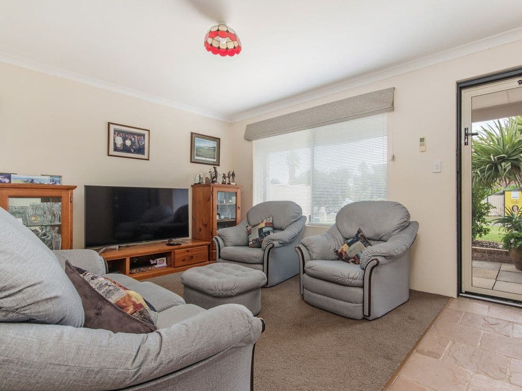 4 Camm Place, Waikiki WA 6169, Waikiki - Thumbnail 4