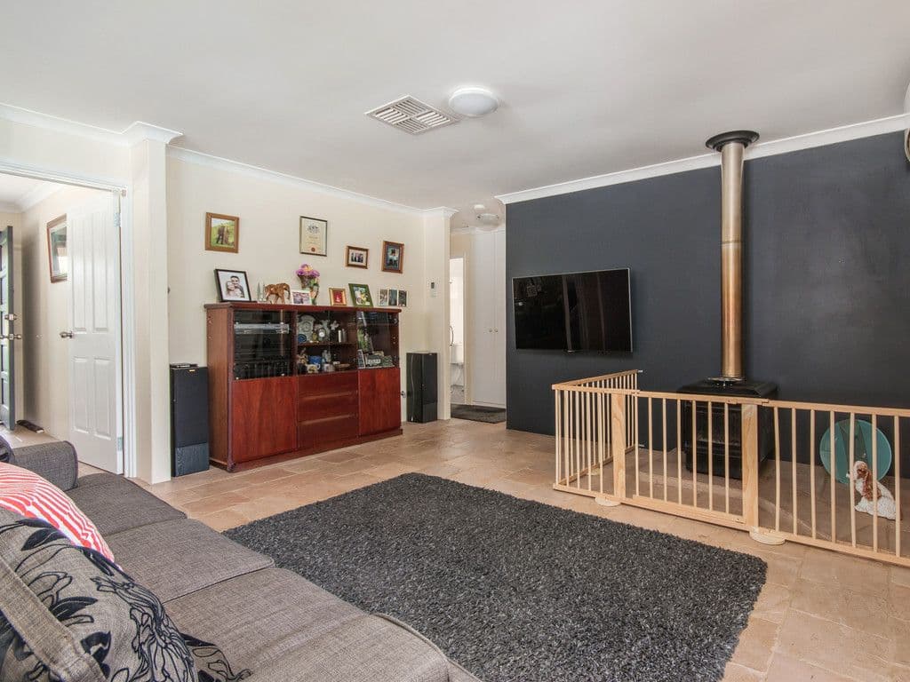 4 Camm Place, Waikiki WA 6169, Waikiki - Thumbnail 5