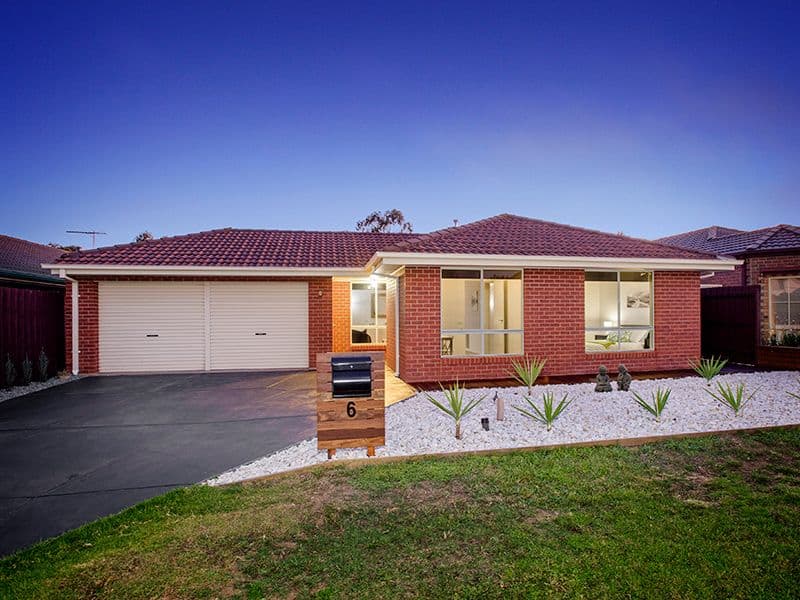 6 James Austin Way, Seabrook - Image 1
