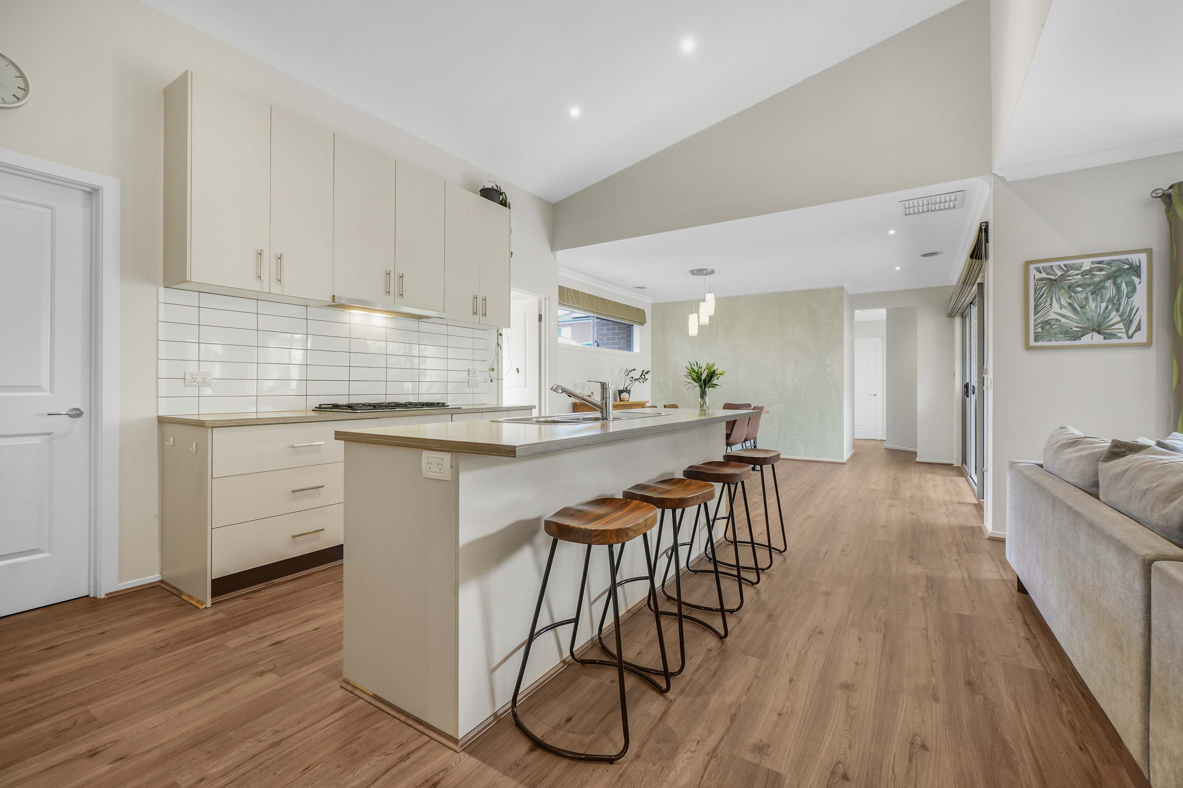 6 Charolais Court, Pakenham VIC 3810, Pakenham - Thumbnail 4