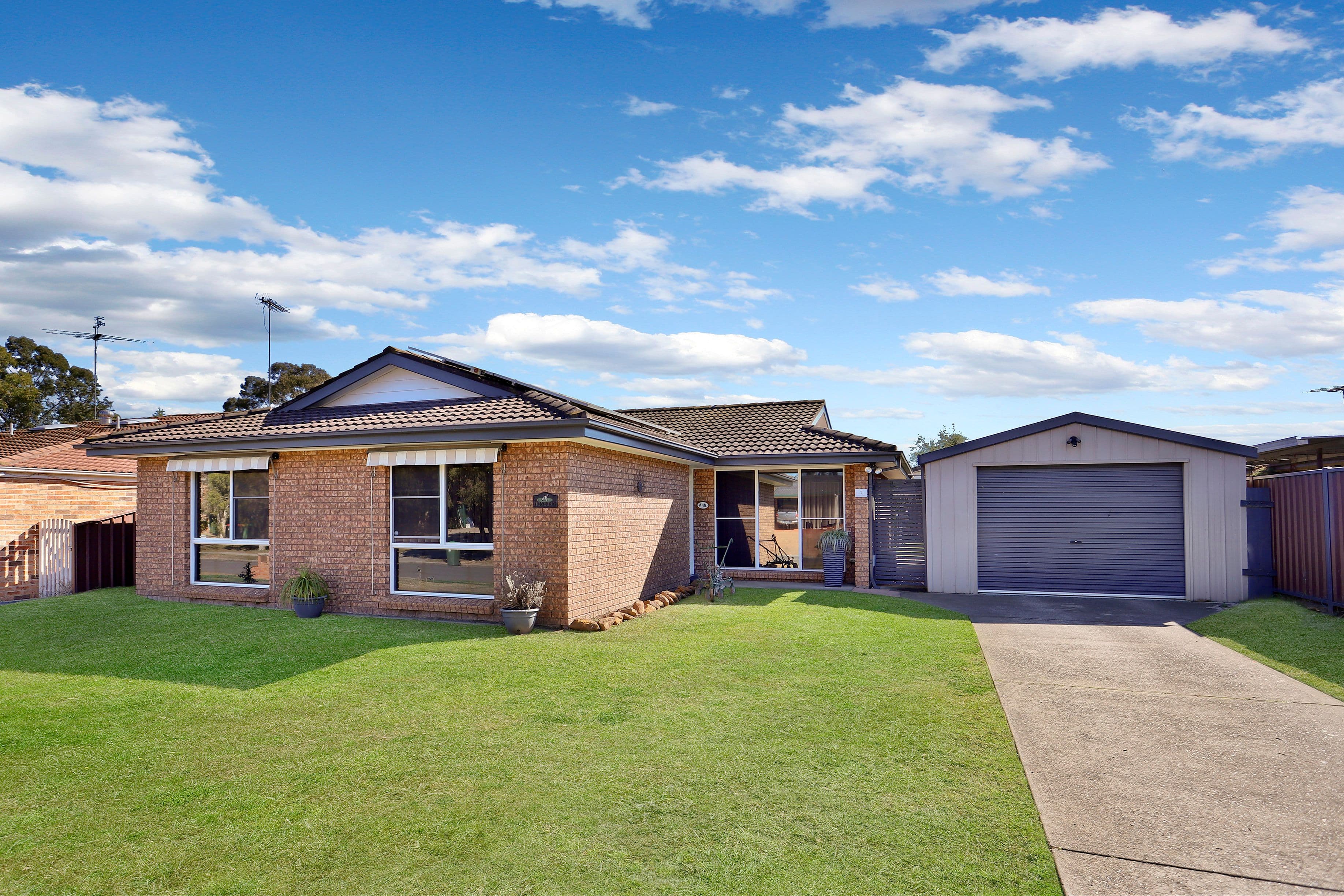 7 Loder Crescent, South Windsor - Image 1