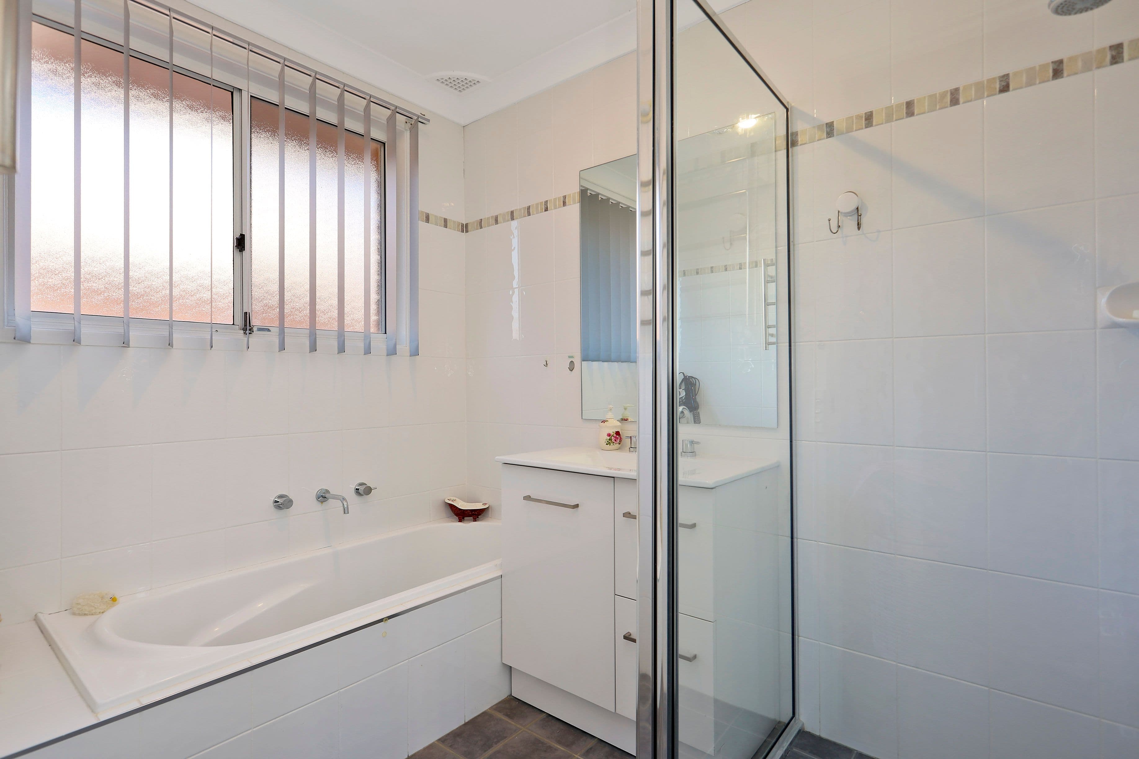 7 Loder Crescent, South Windsor - Thumbnail 5