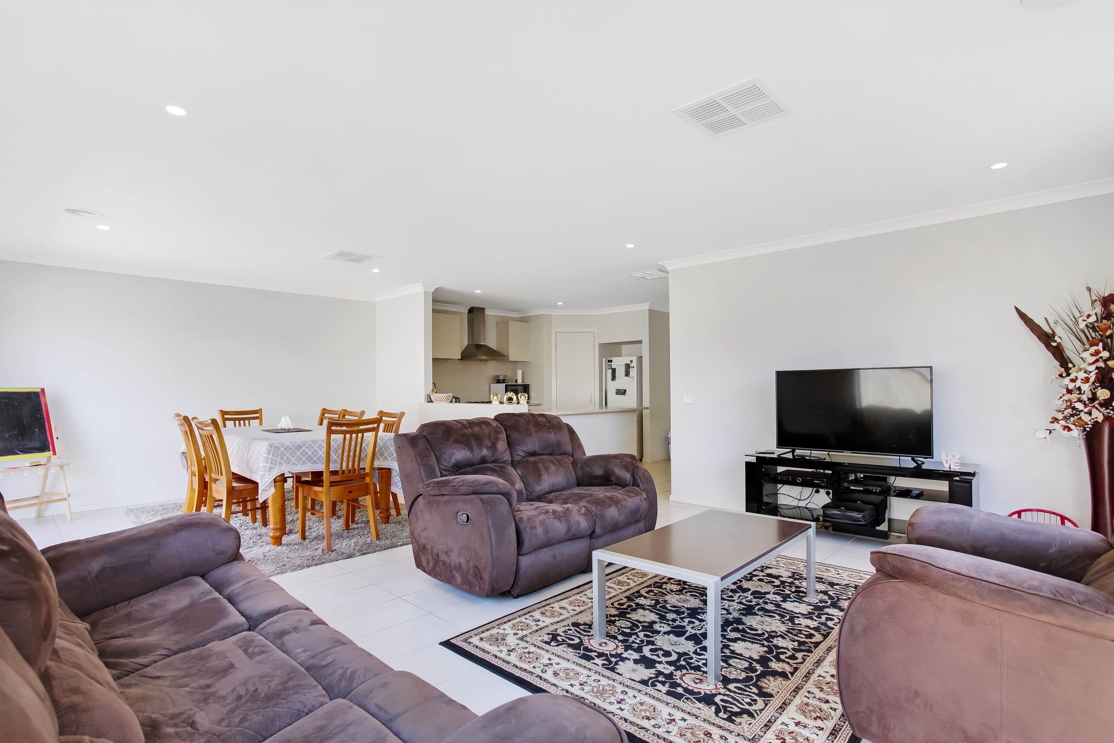 31 Maldon Street, Williams Landing VIC 3027, Williams Landing - Thumbnail 2