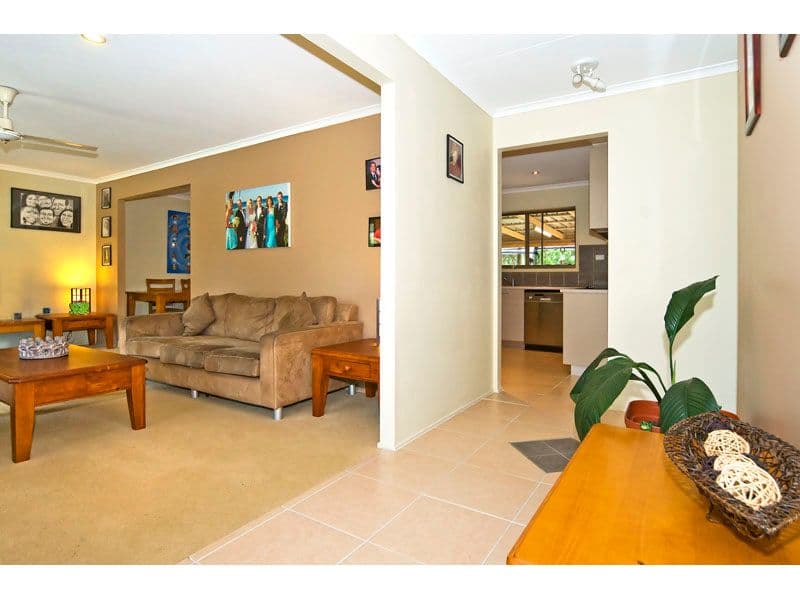 36 Finfoot Street, ROCHEDALE SOUTH QLD 4123, Rochedale South - Thumbnail 4